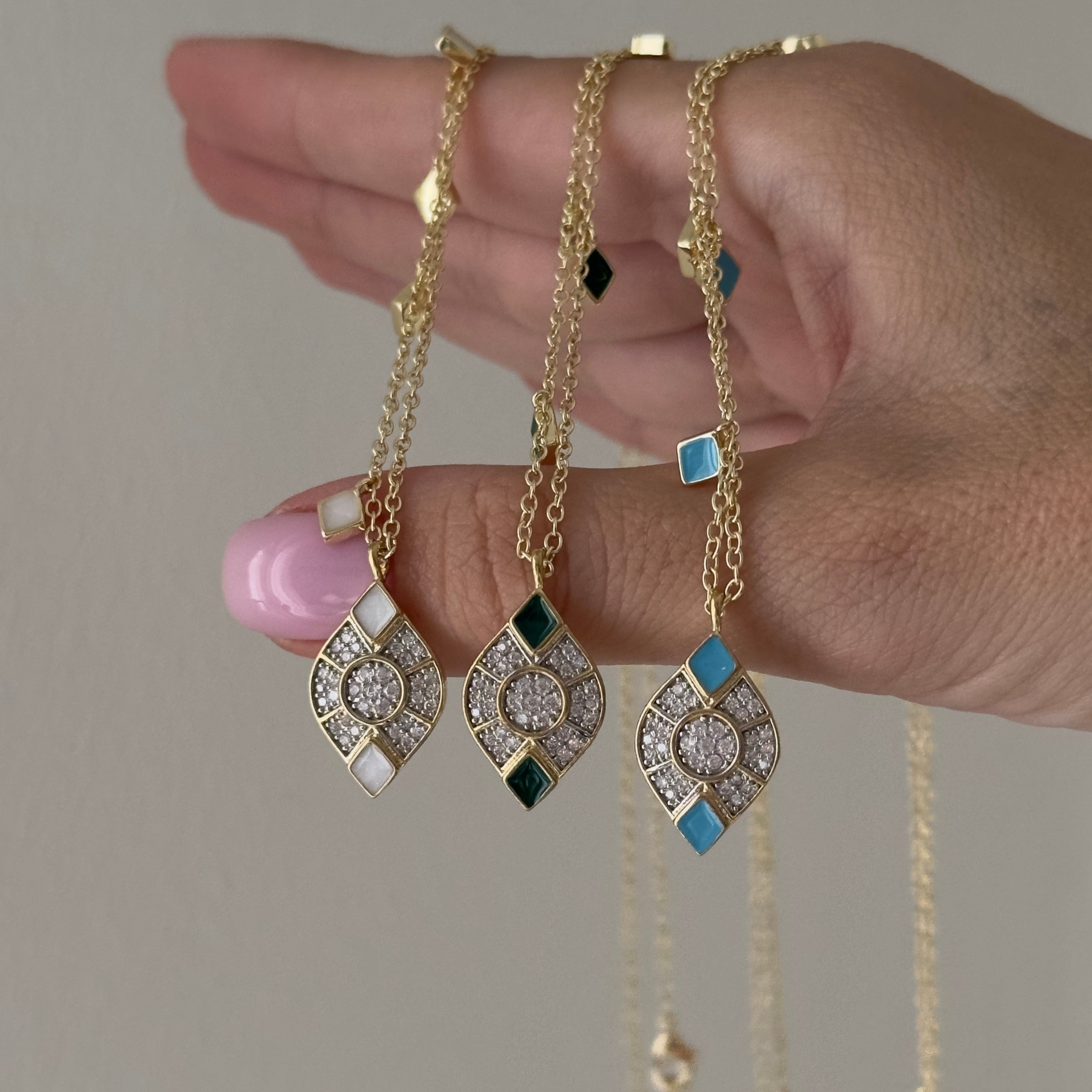 Özel Seri 14k Gold Renkli Pul Detay Kolye