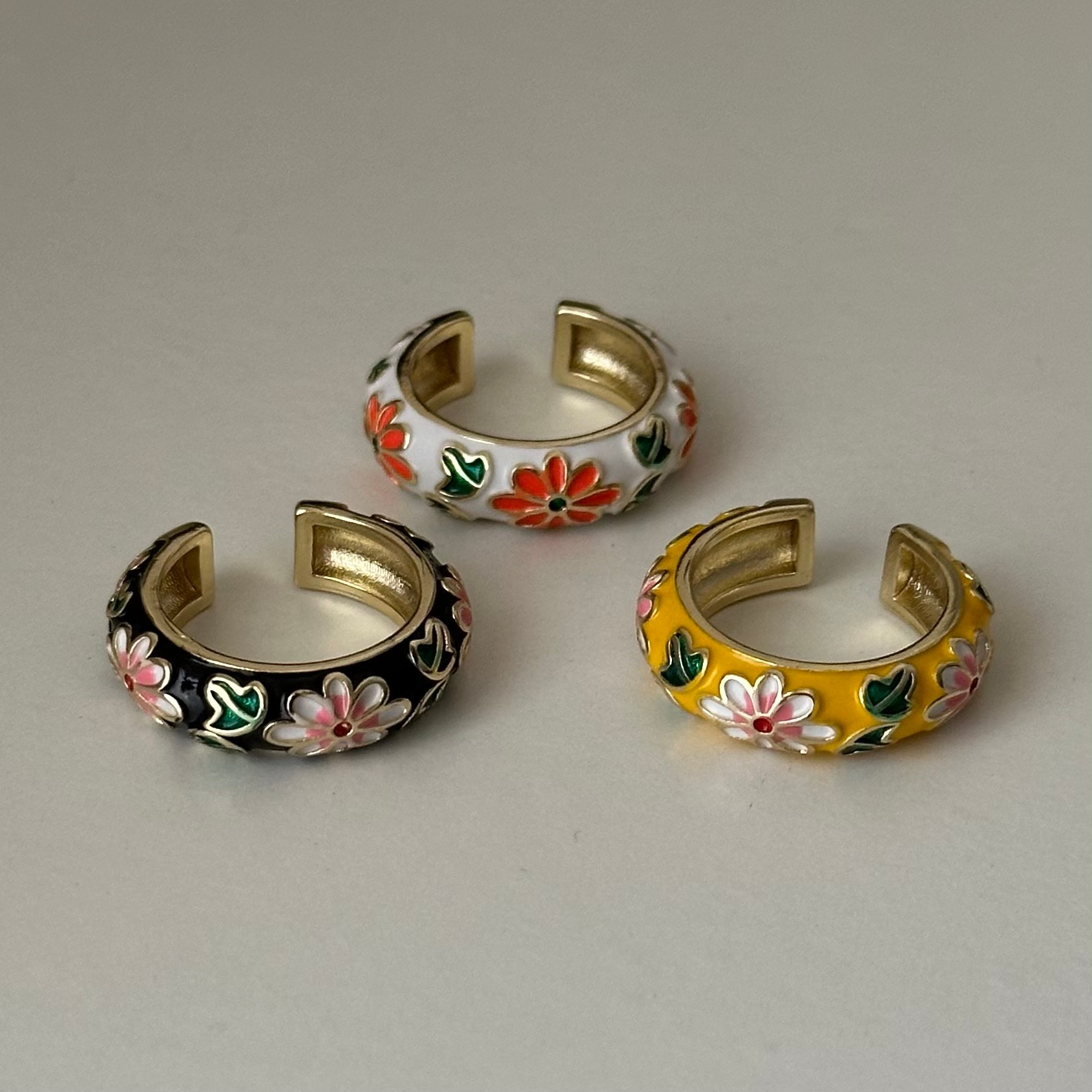 Özel Seri Mineli Çiçek Earcuff