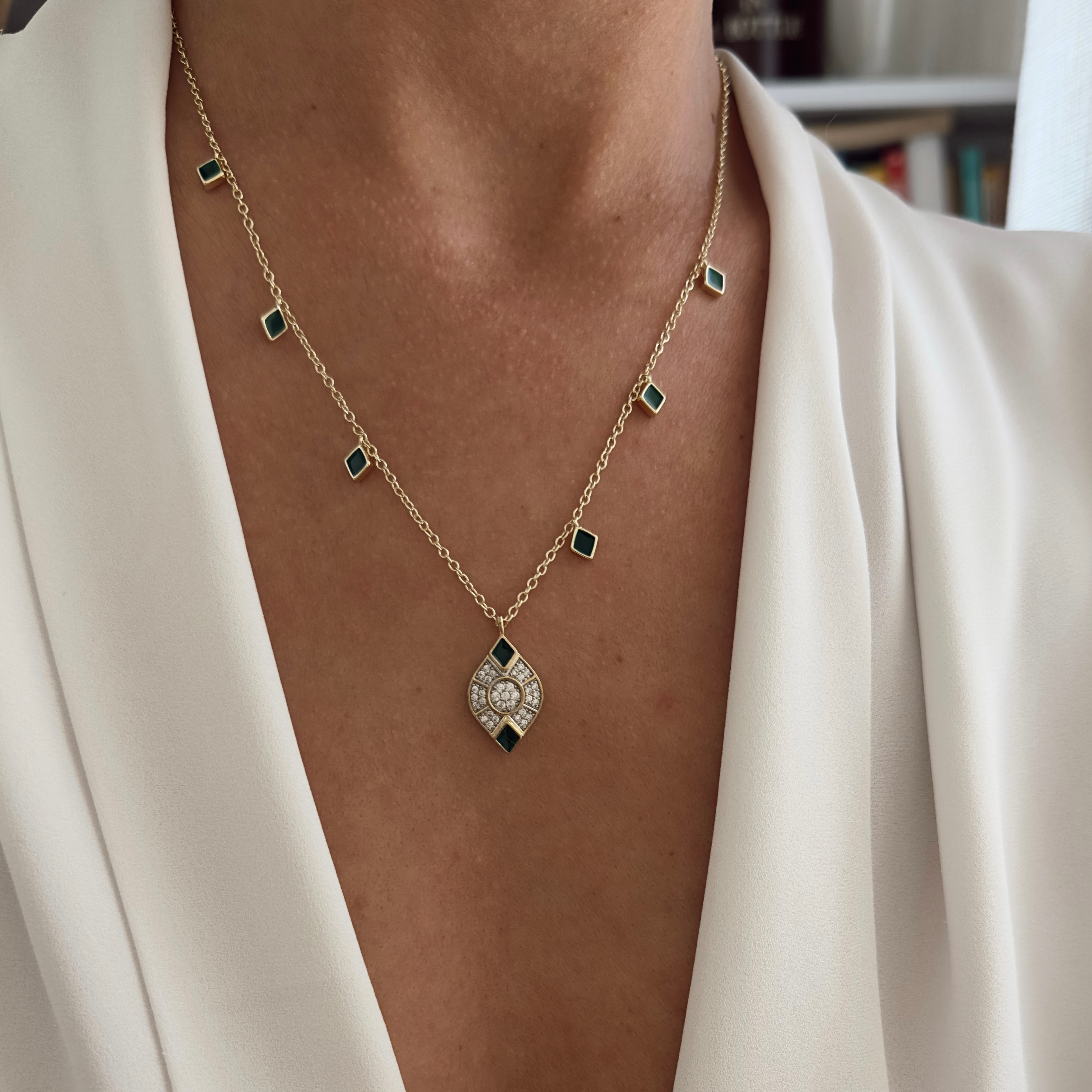 Özel Seri 14k Gold Renkli Pul Detay Kolye