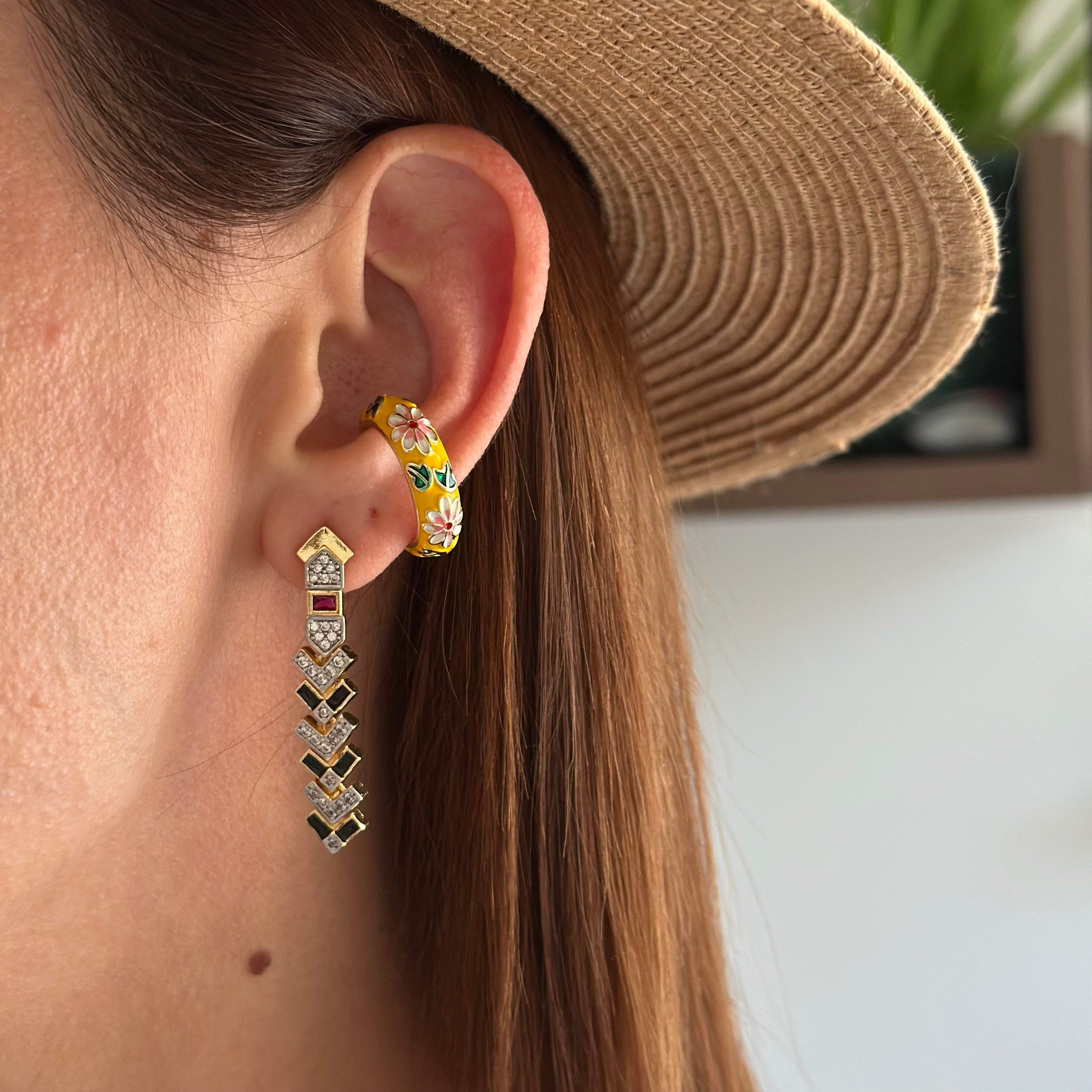 Özel Seri Mineli Çiçek Earcuff