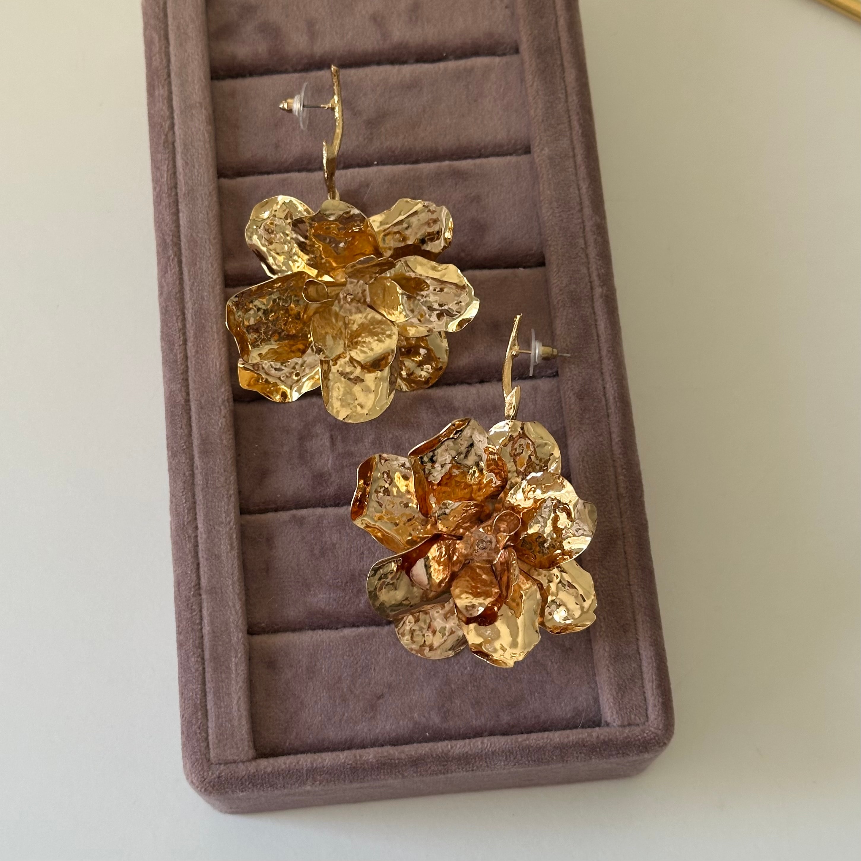 Çiçek Gold Küpe 
