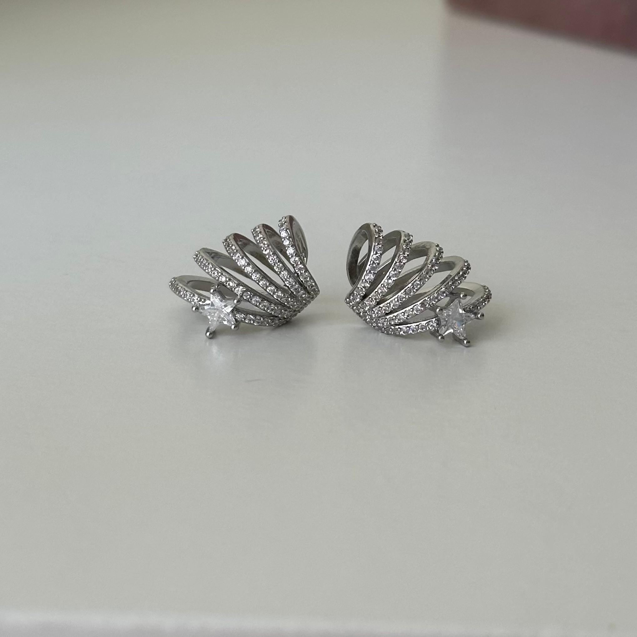 Yıldız Taşlı Earcuff