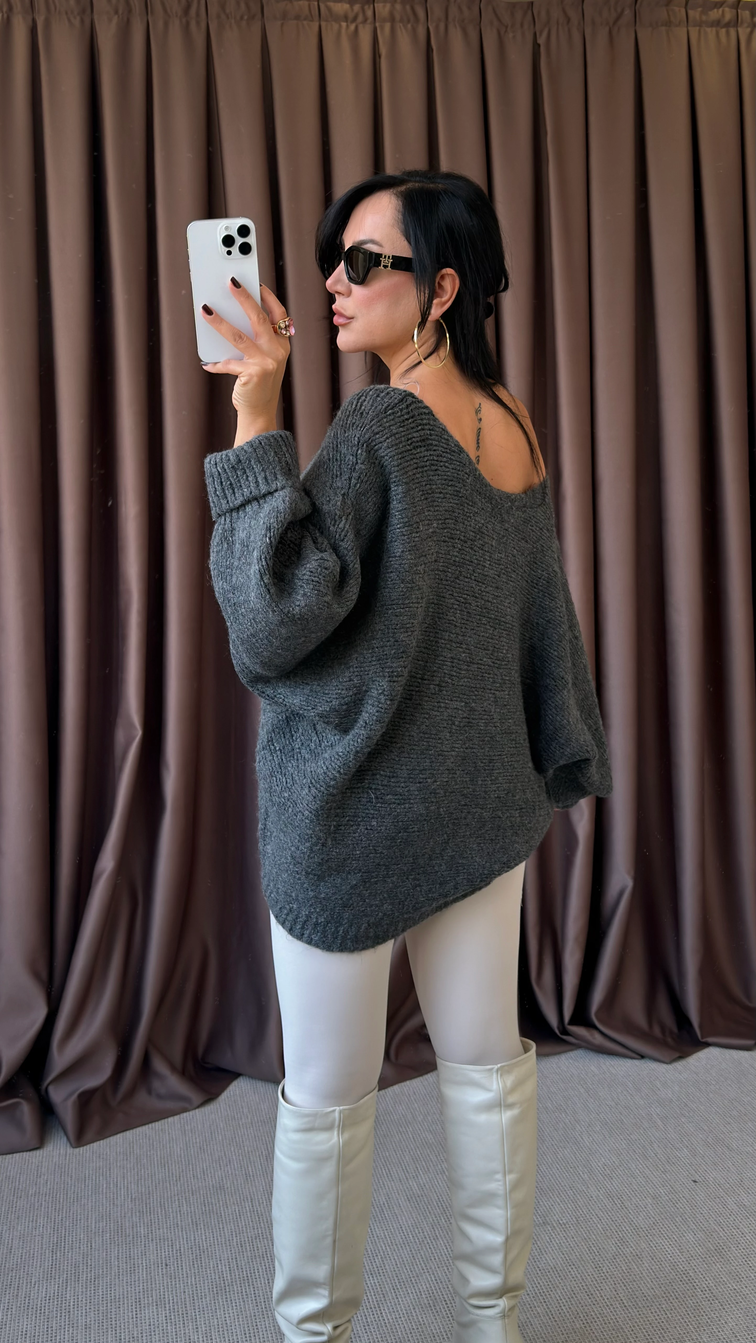 DÜŞÜK OMUZ KATLI KOL YUMOŞ TRİKO KAZAK