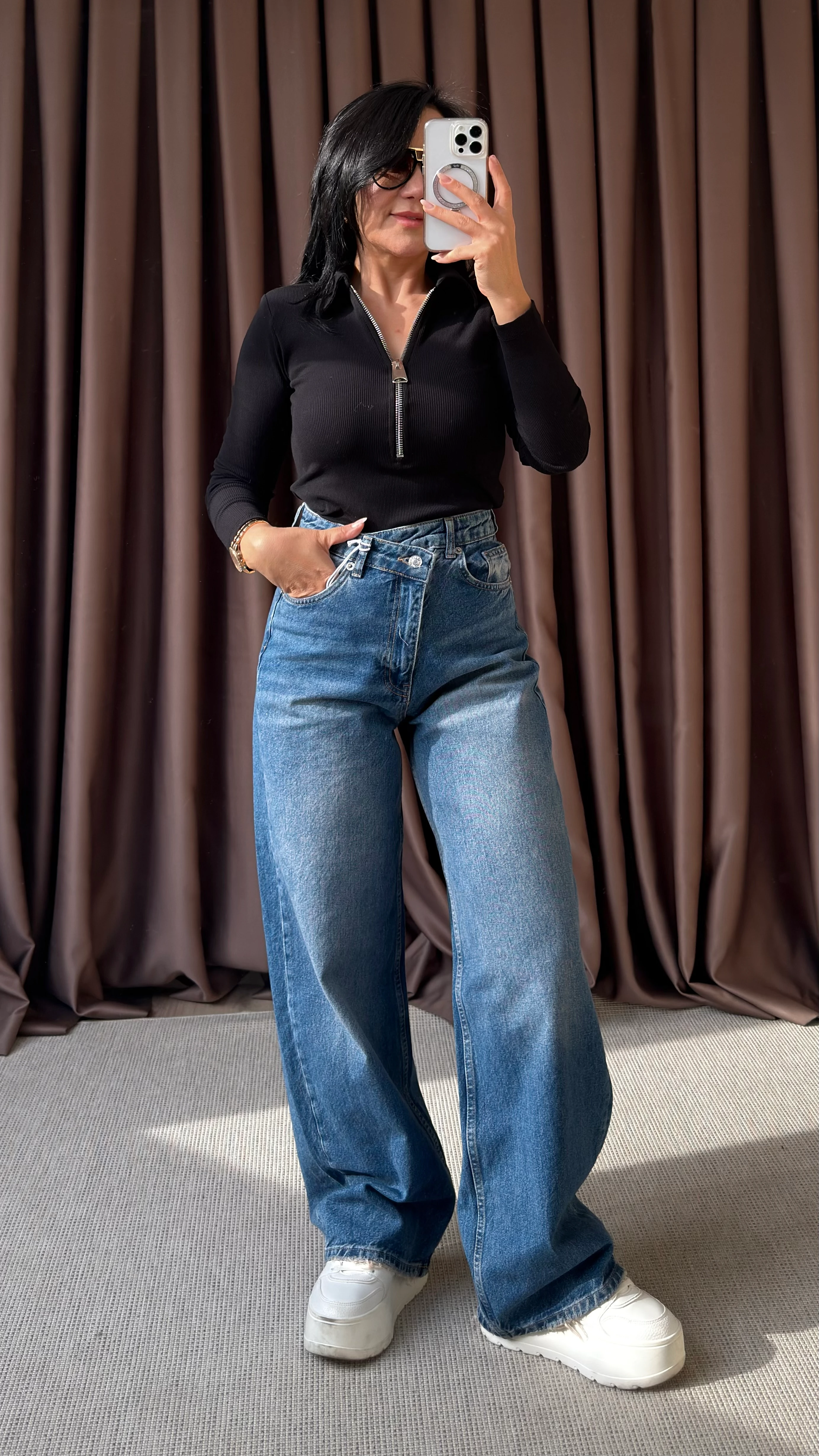 ASİMETRİK BEL DETAYLI JEAN