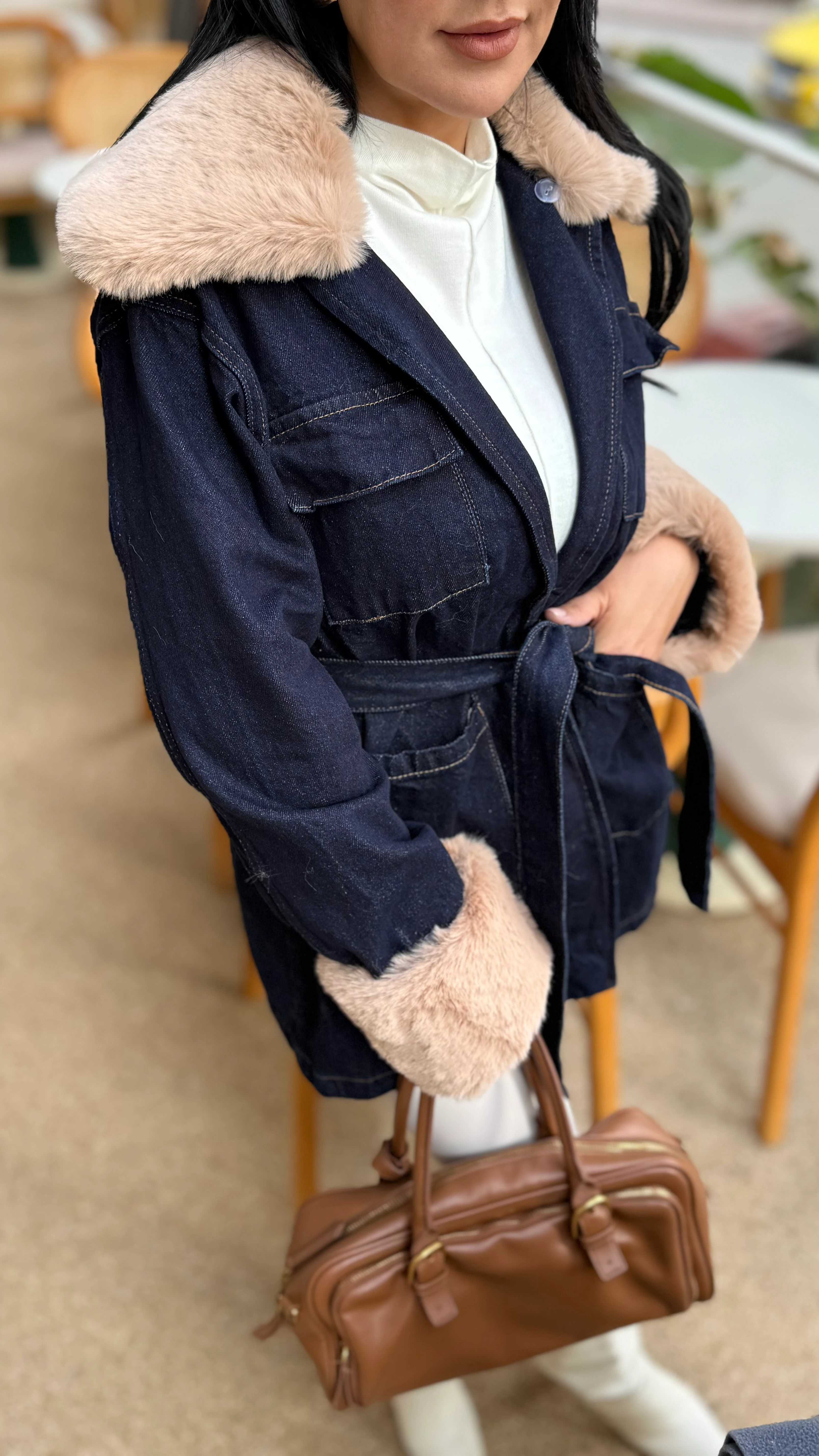 KÜRKLÜ KUŞAKLI DENİM CEKET