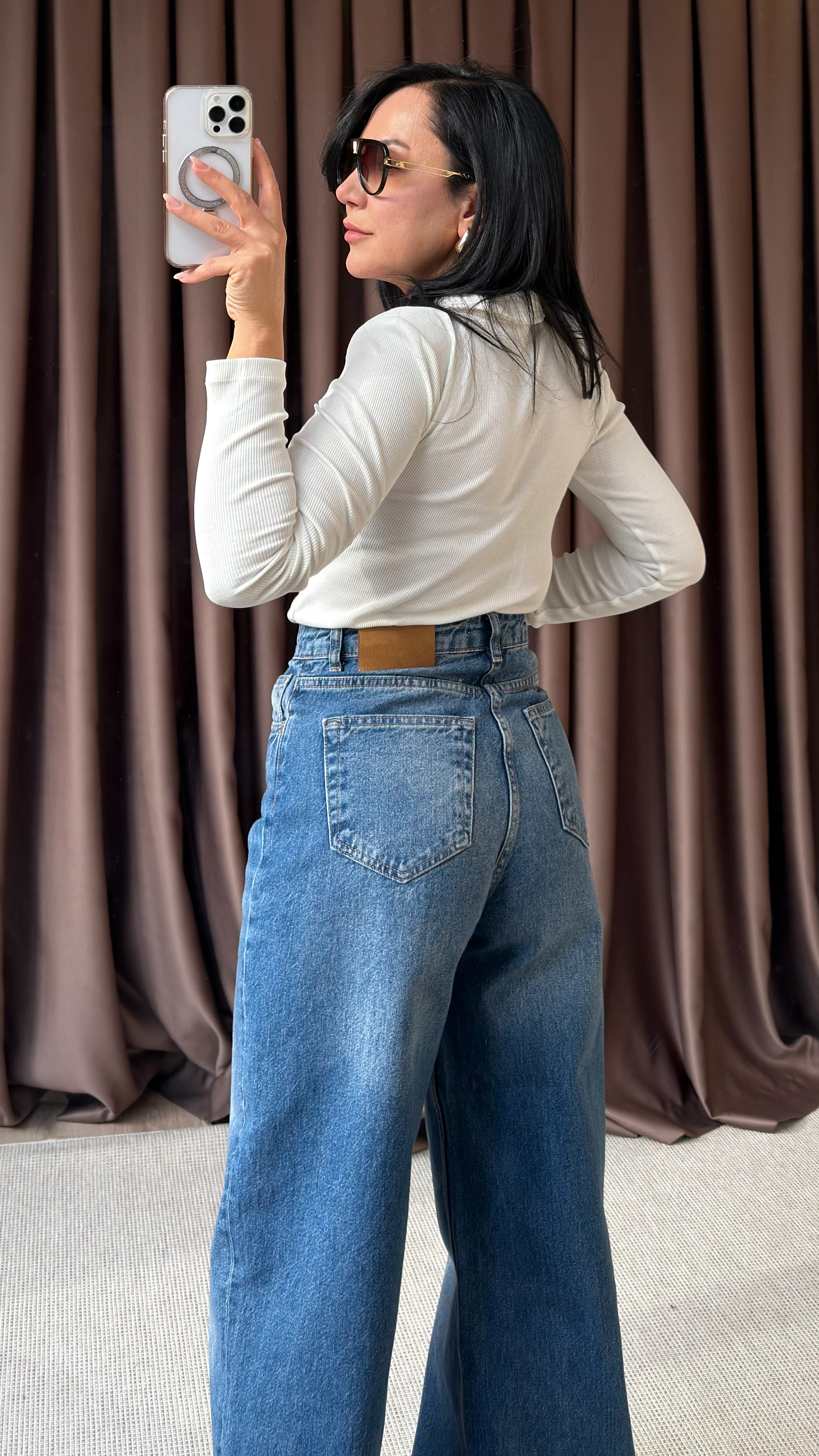 ASİMETRİK BEL DETAYLI JEAN