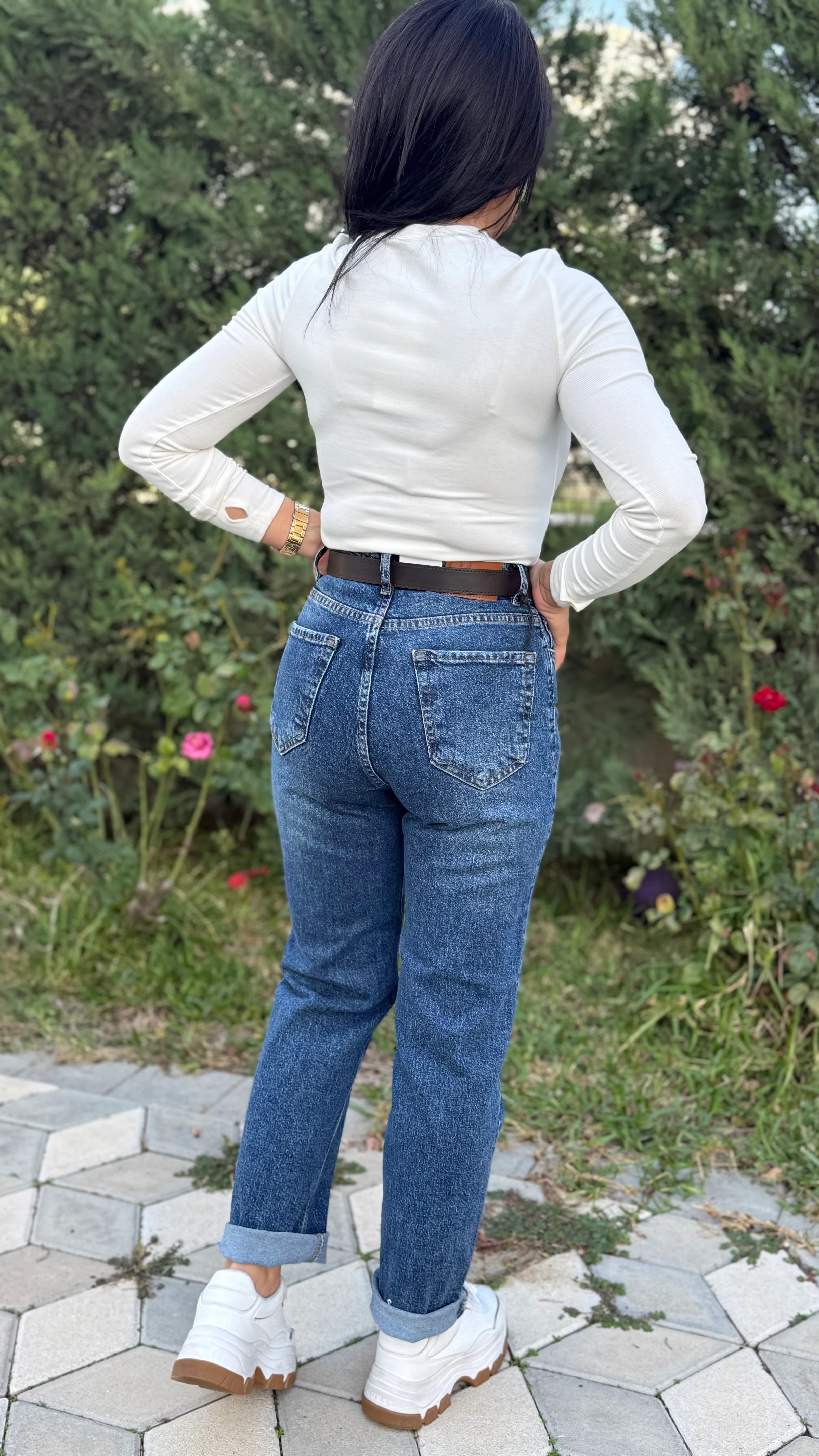 KEMERLİ YÜKSEK BEL BOY FİT JEAN