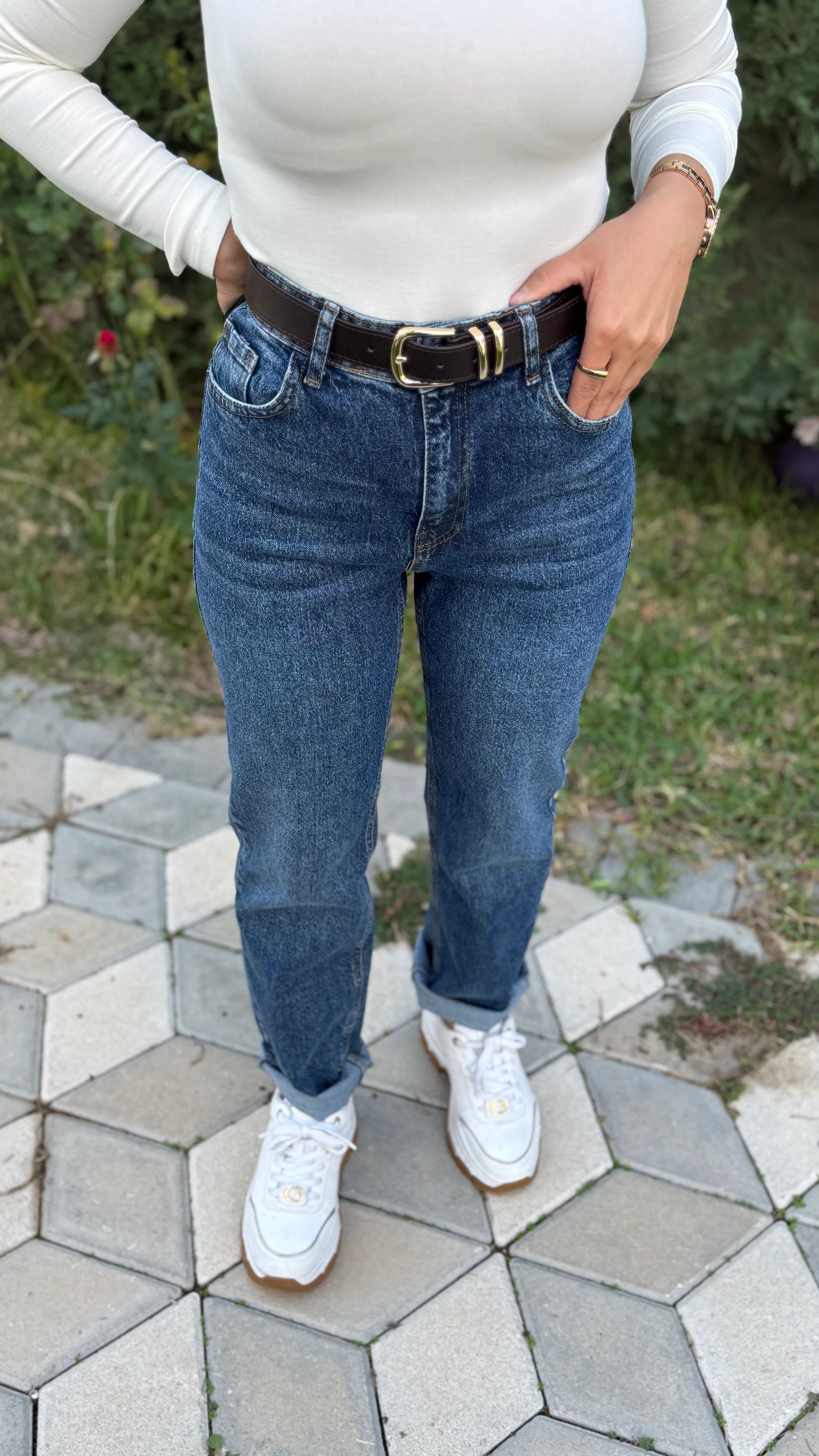 KEMERLİ YÜKSEK BEL BOY FİT JEAN