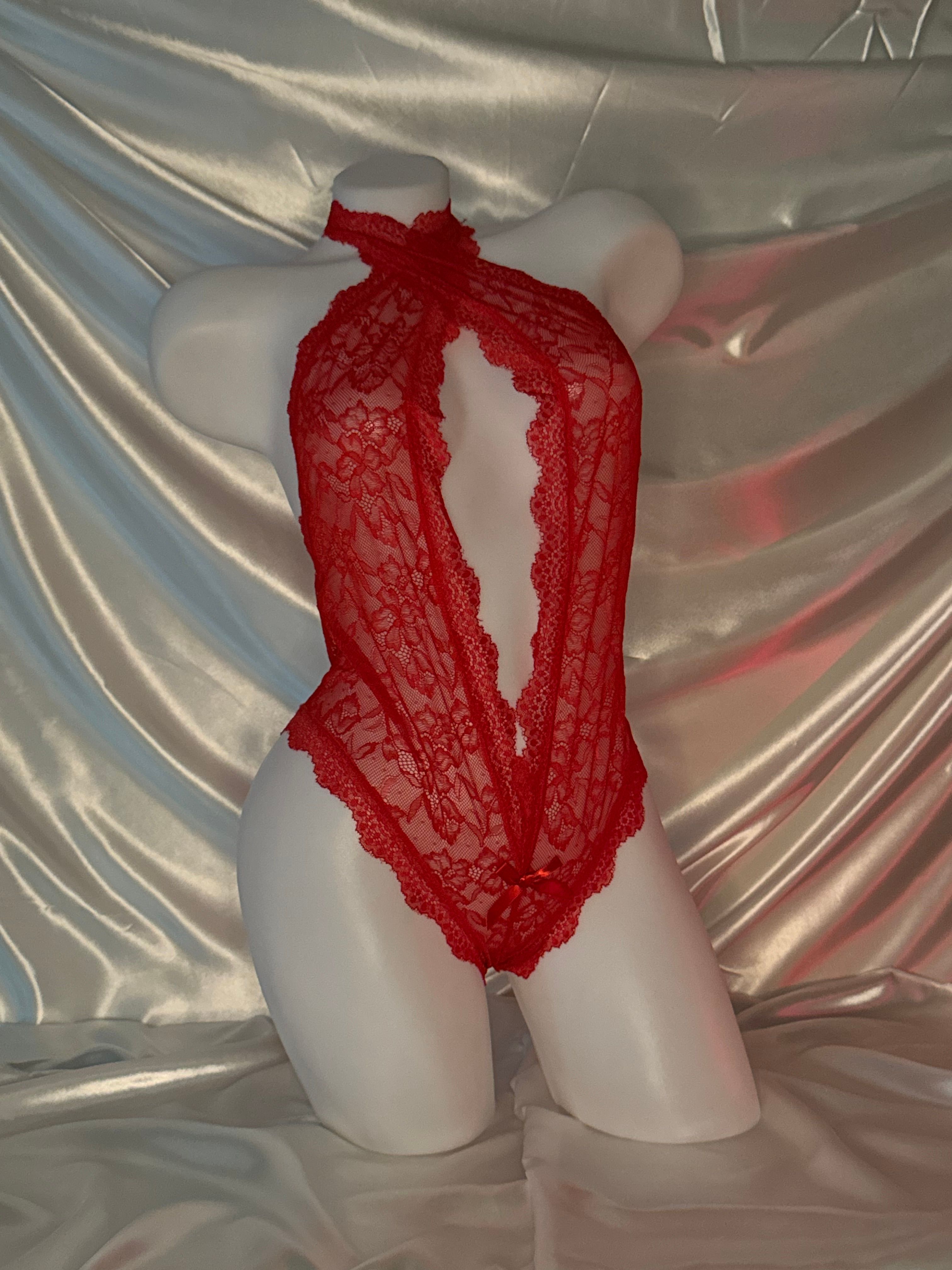 Dantelli Göğsü Açılabilir Kalp Desenli Bodysuit