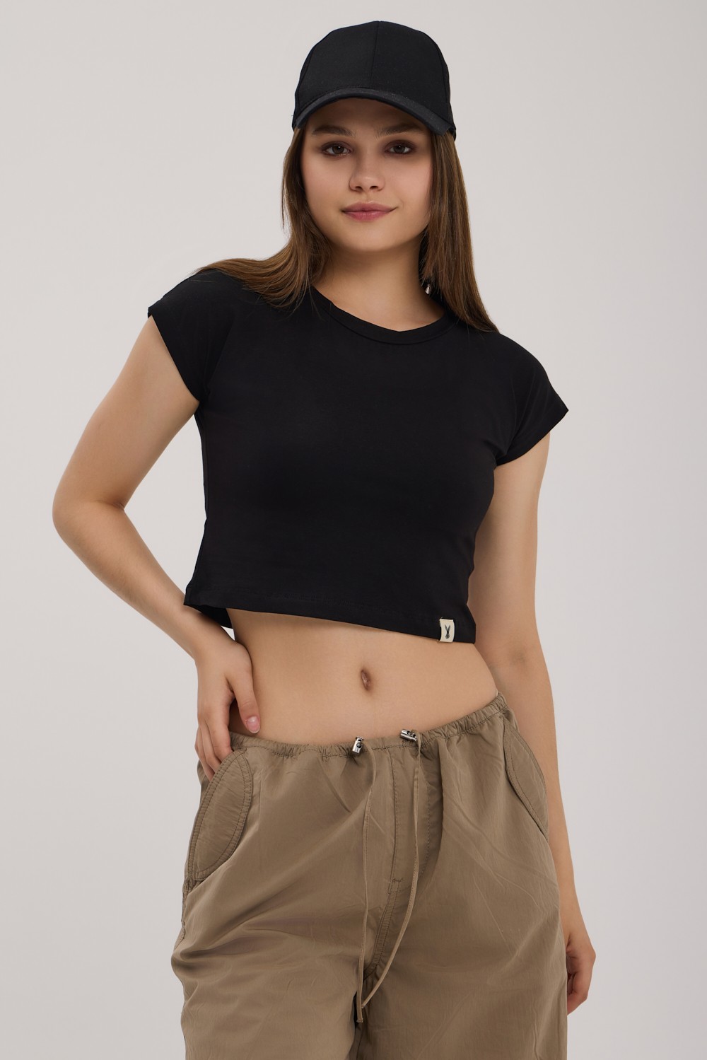 Dawn Fitted Bisiklet Yaka Crop T-Shirt  - Siyah