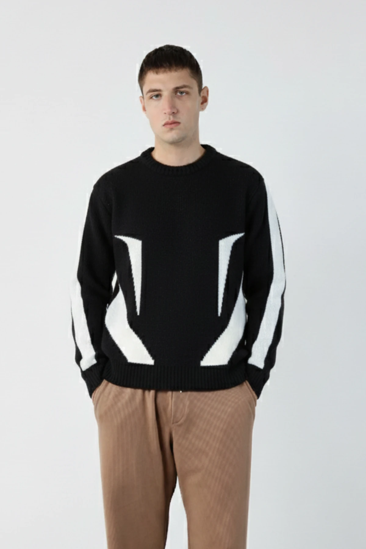 Keskin Çizgili Monokrom Geometrik Formda Özel Tasarım Kazak