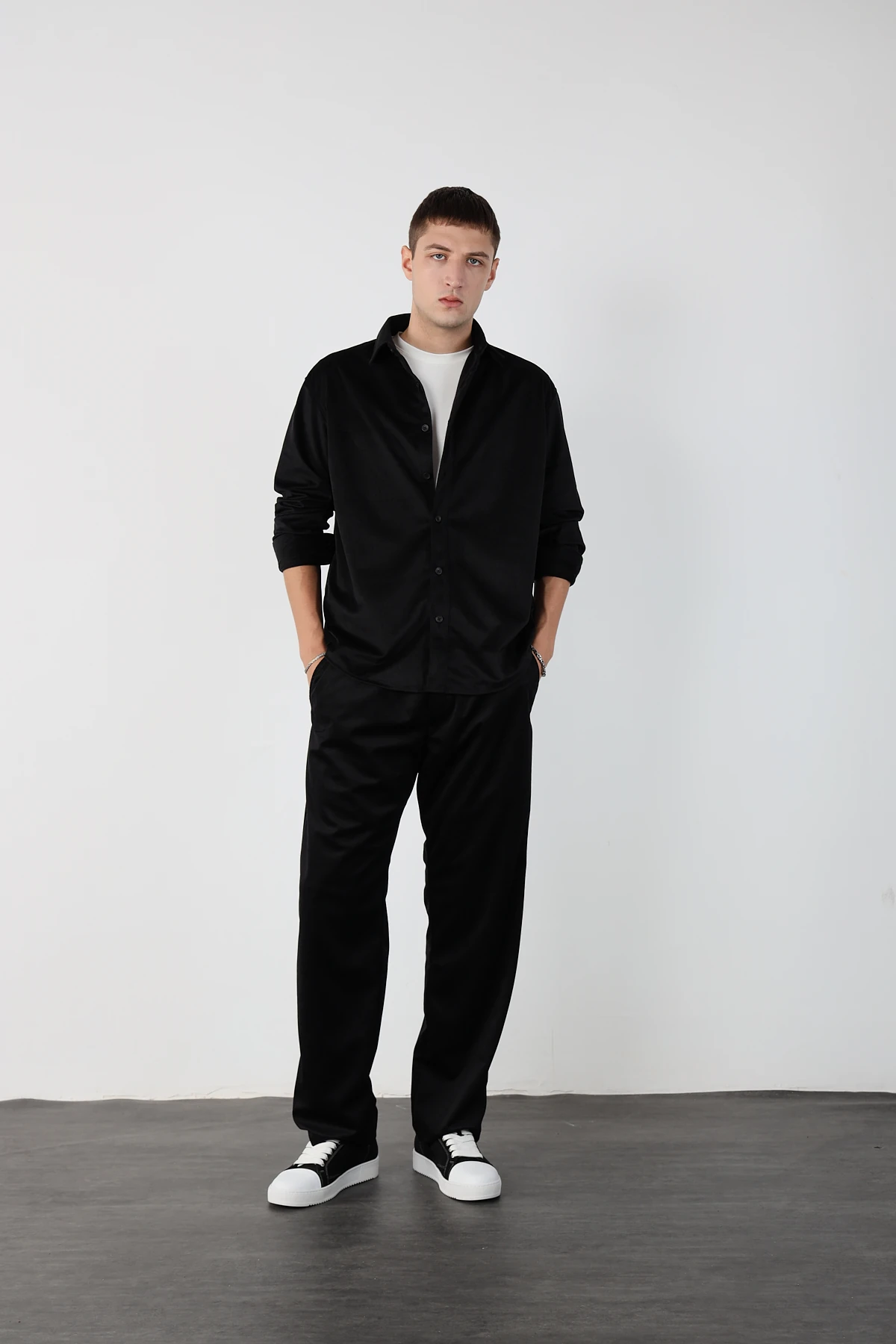 Şehir Stili Kadife Kumaş Alt Üst Takım - Siyah