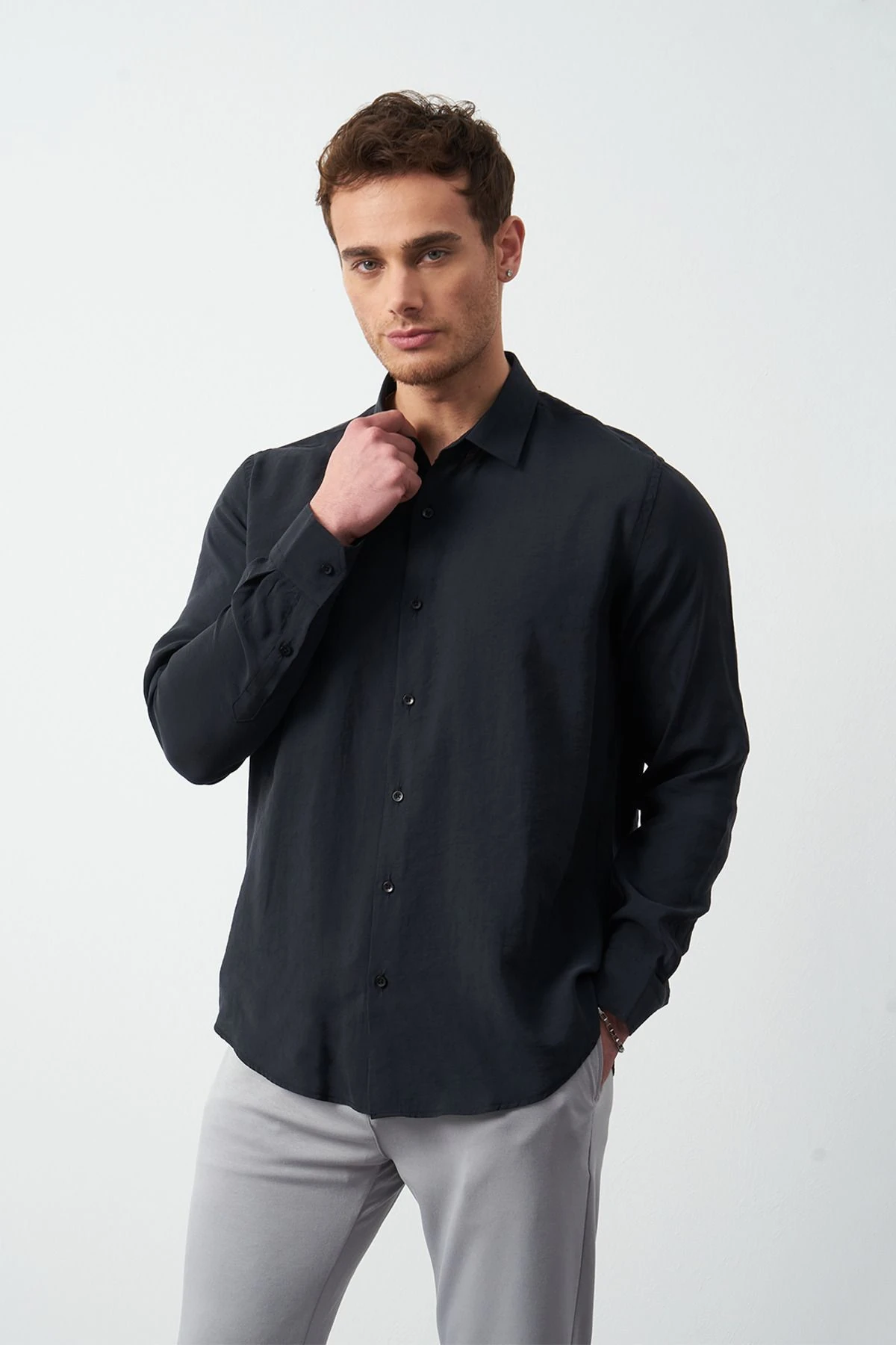Modal Uzun Kol Rahat Kesim Erkek Gömlek - Siyah