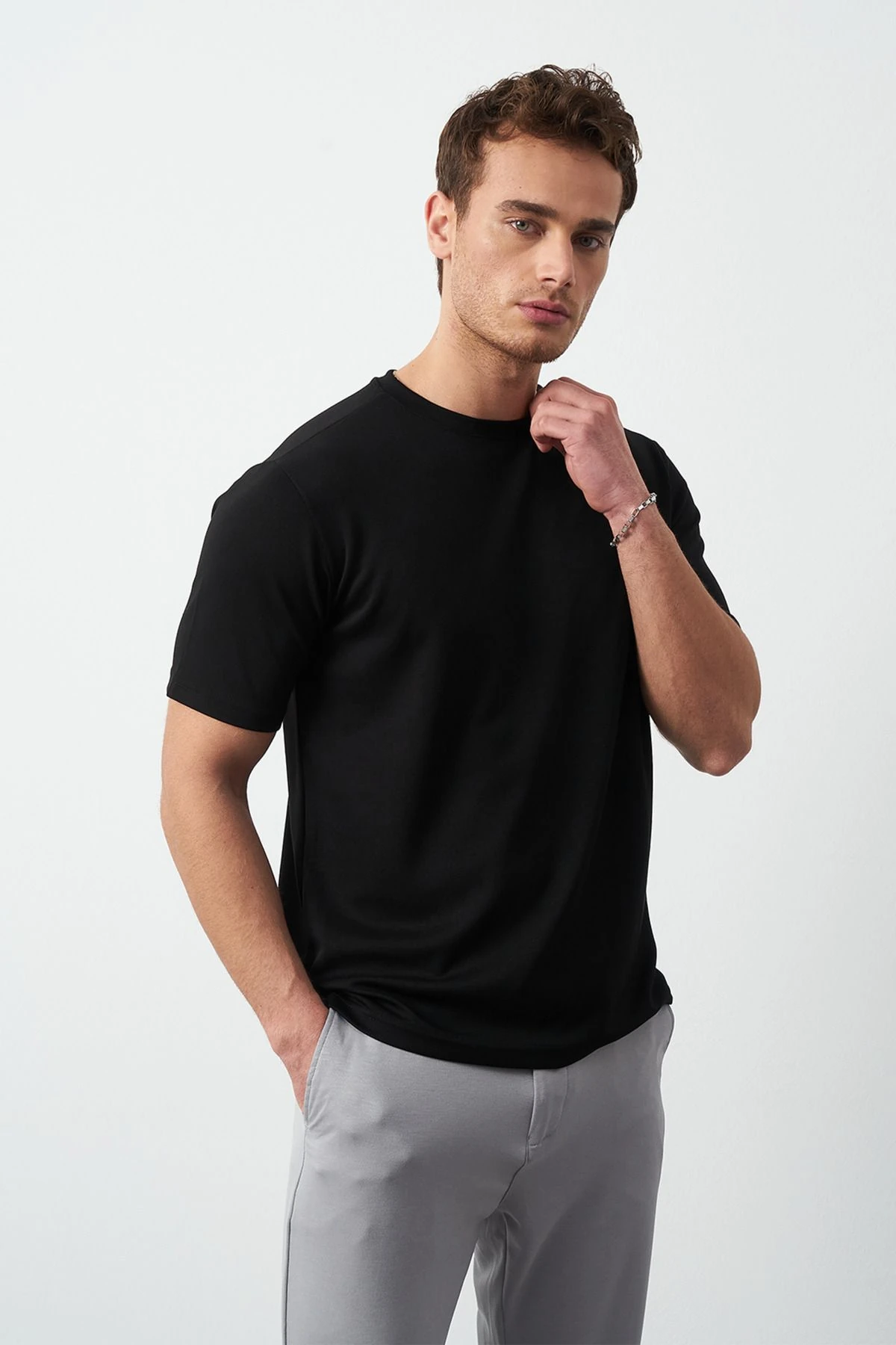 Modal Kumaş Regular Fit Sıfır Yaka T-Shirt - Siyah