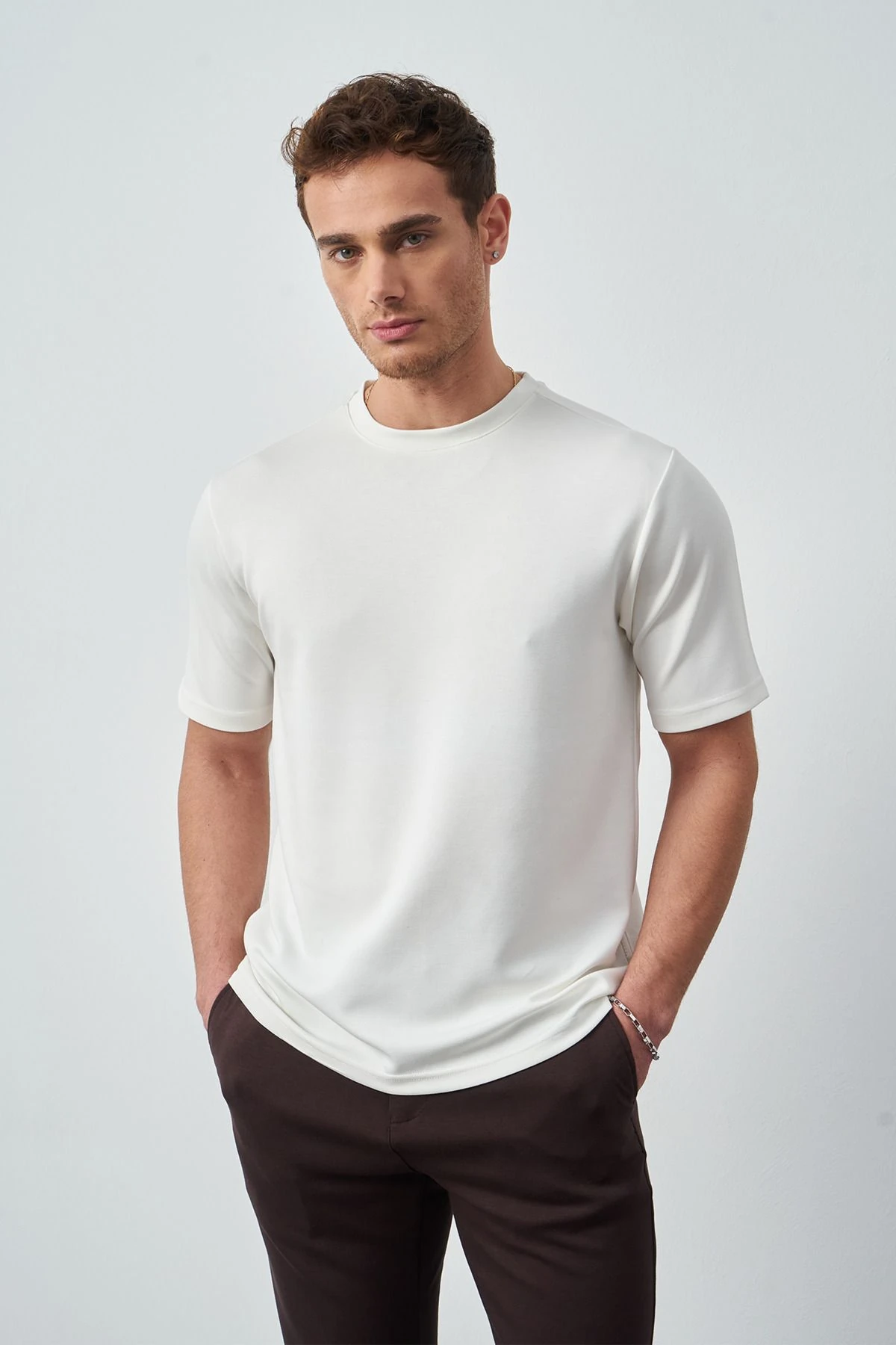 Modal Kumaş Regular Fit Sıfır Yaka T-Shirt - Beyaz