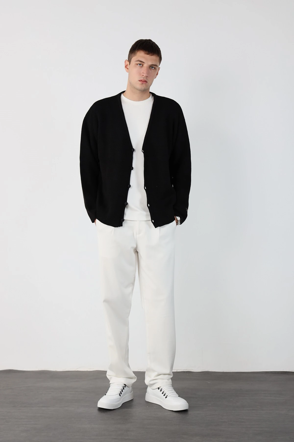 Oversize Düğmeli Triko Hırka