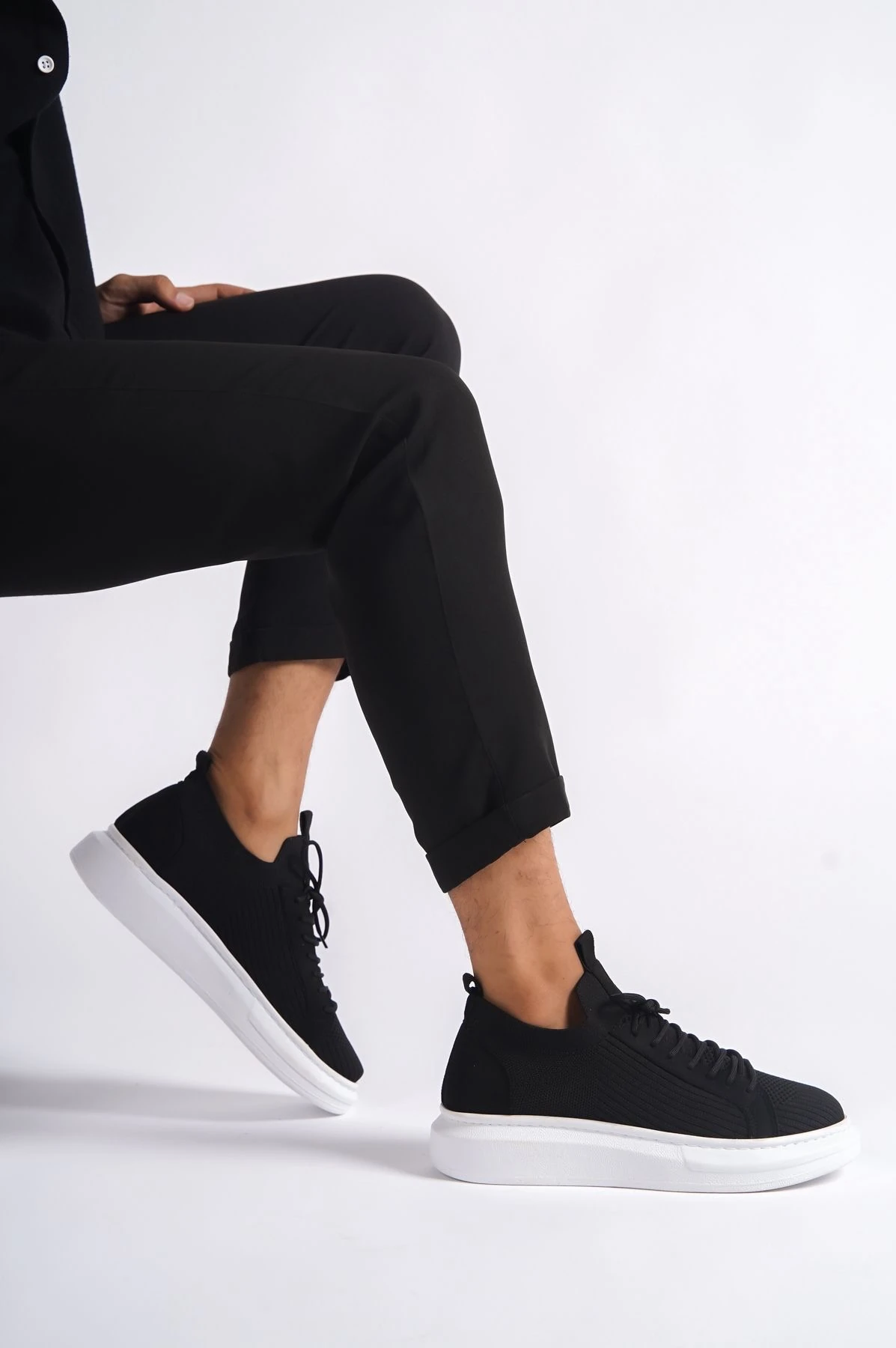 Kalın Taban Siyah Bez Ayakkabı