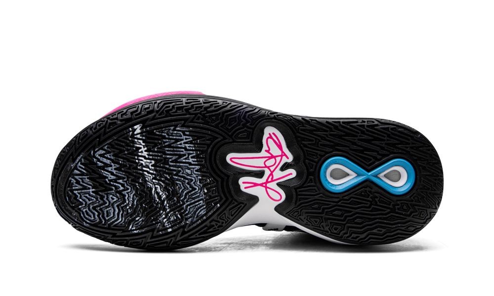 Nike Kyrie Infinity