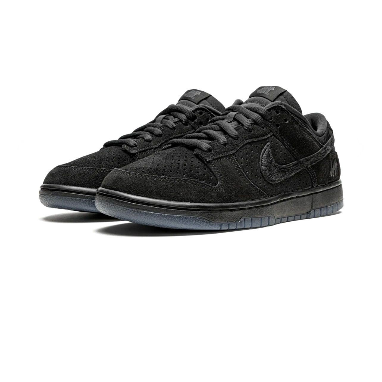 DUNK LOW SP "UNDEFEATED - BLACK"