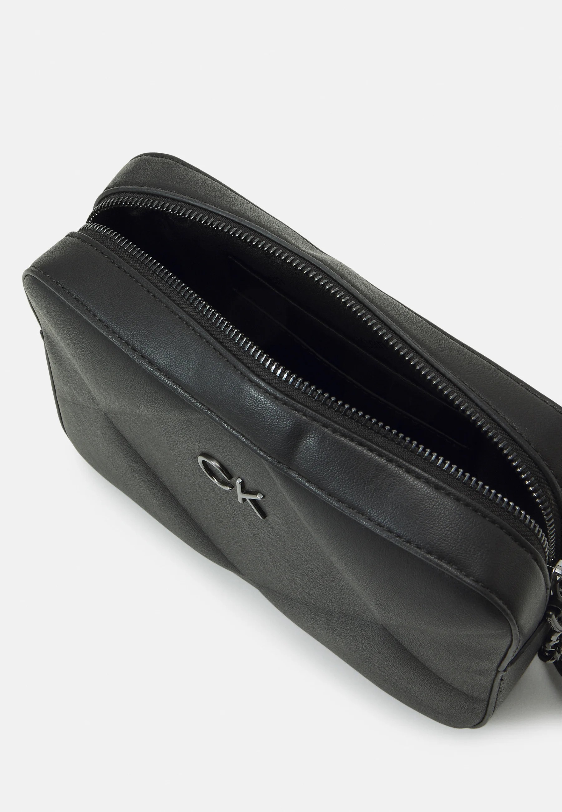 Calvin Klein Re Lock Quılt Camera Bag-