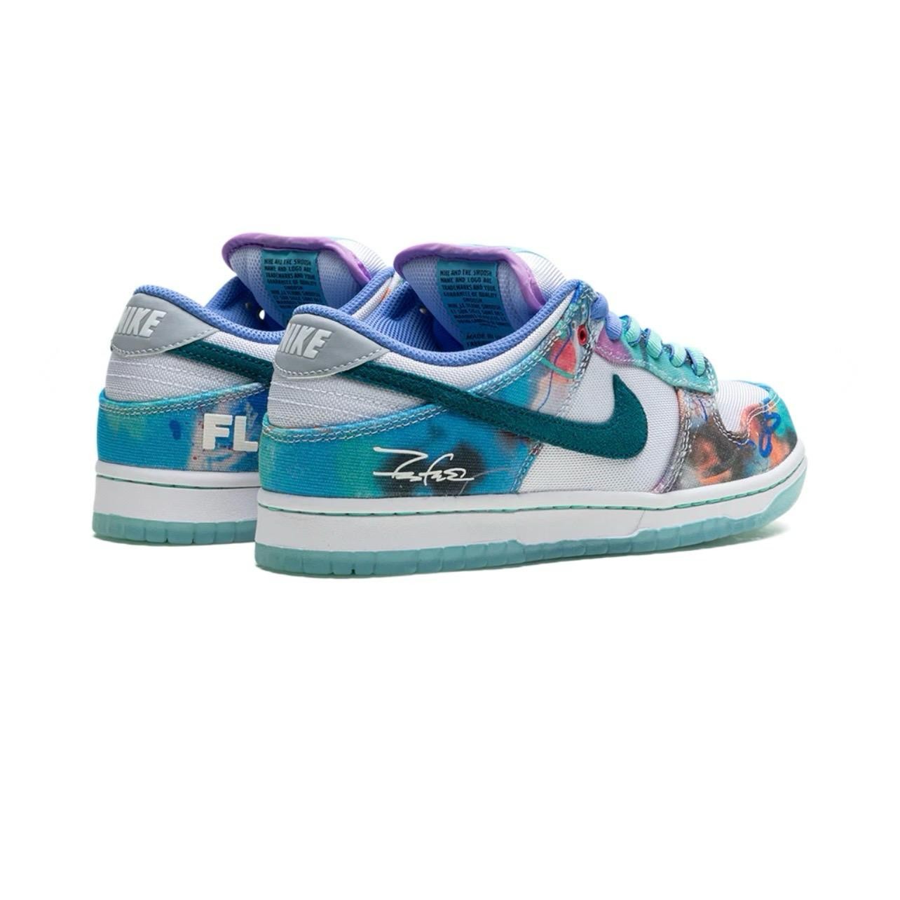 DUNK LOW SB "FUTURA LABORATORIES - BLEACHED AQUA"