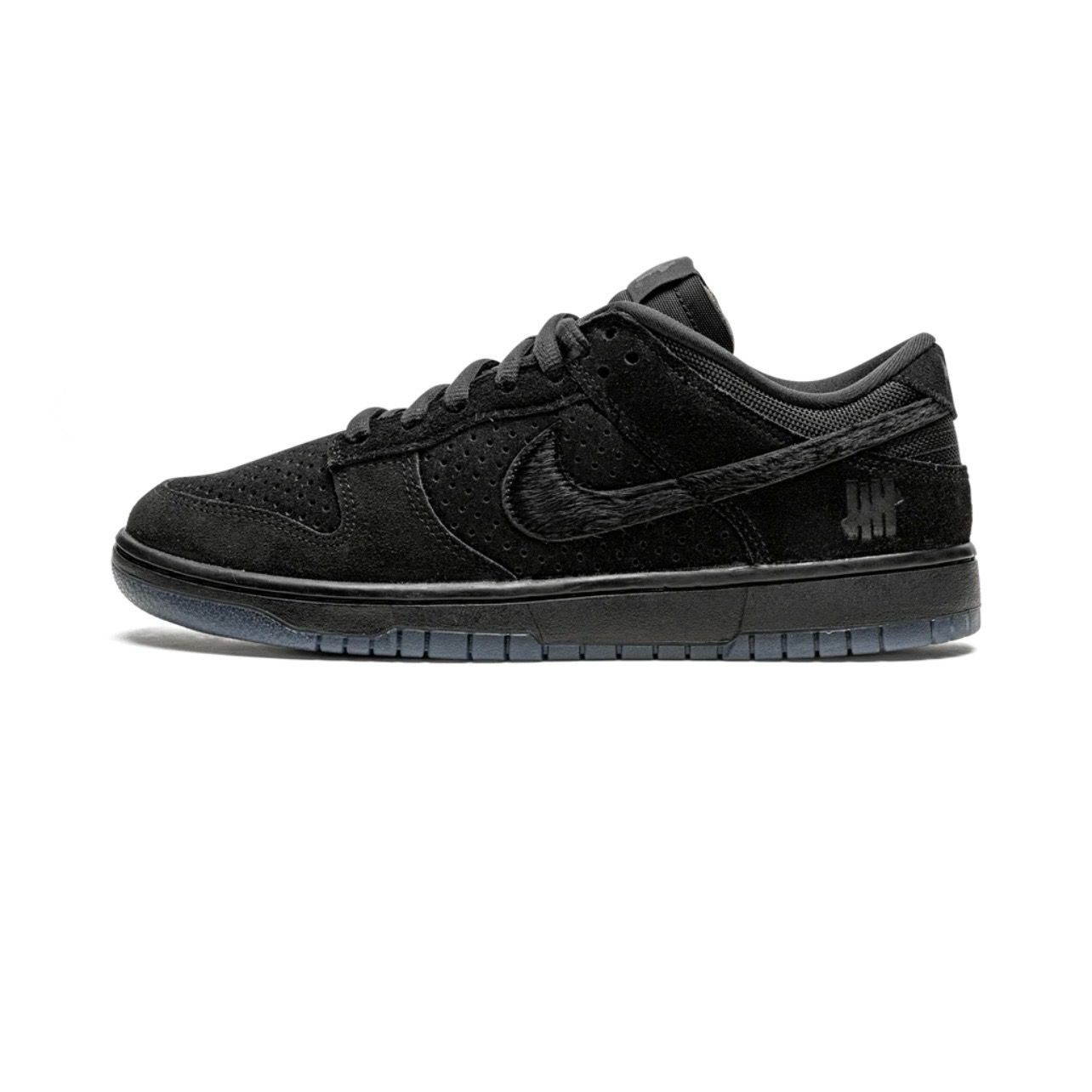 DUNK LOW SP "UNDEFEATED - BLACK"