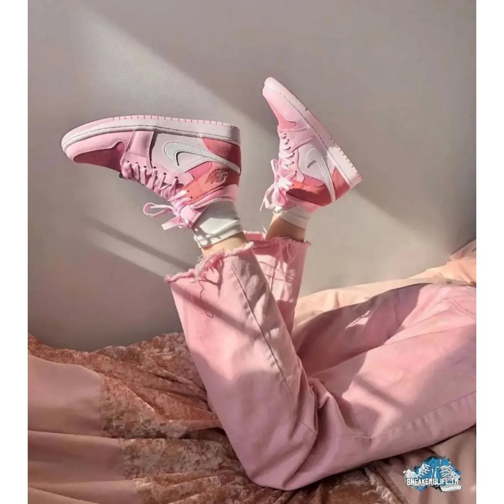 AİR JORDAN 1 DİGİTAL PİNK