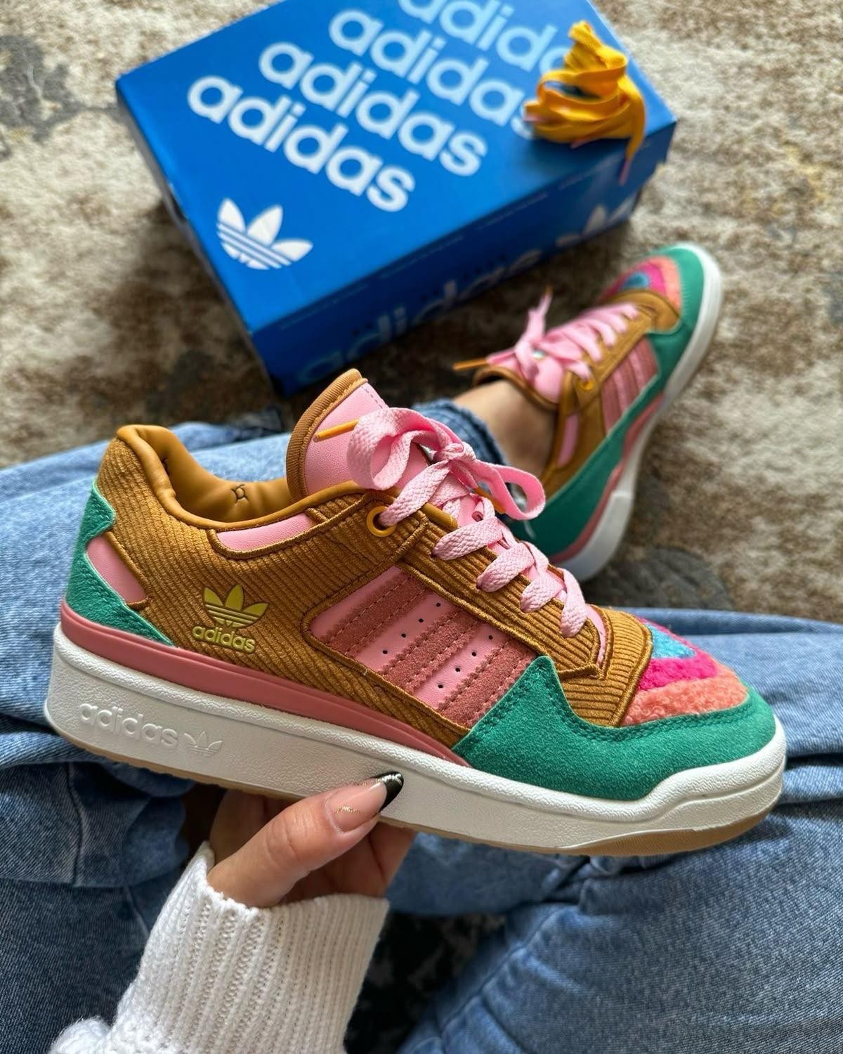 FORUM LOW CL "THE SIMPSONS - LIVING ROOM"