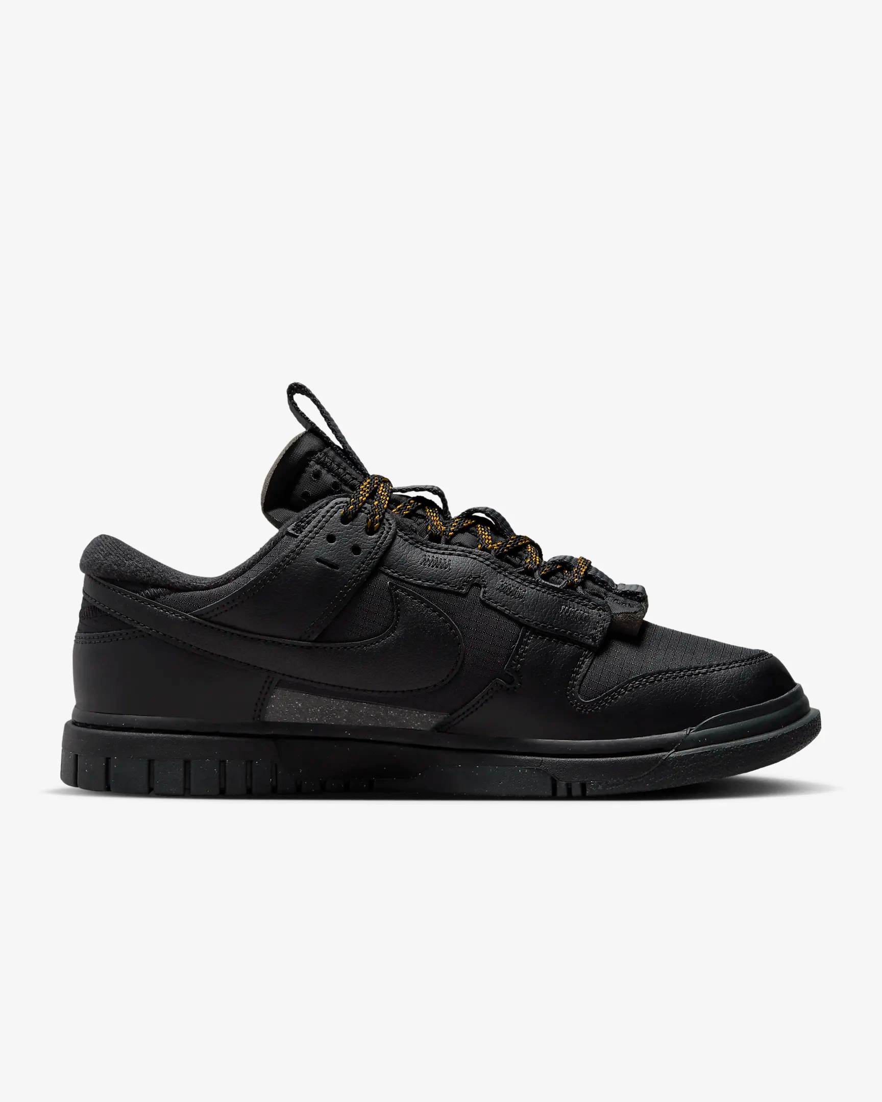 Nike Jumbo Dunk Low“Black/Metallic Gold”