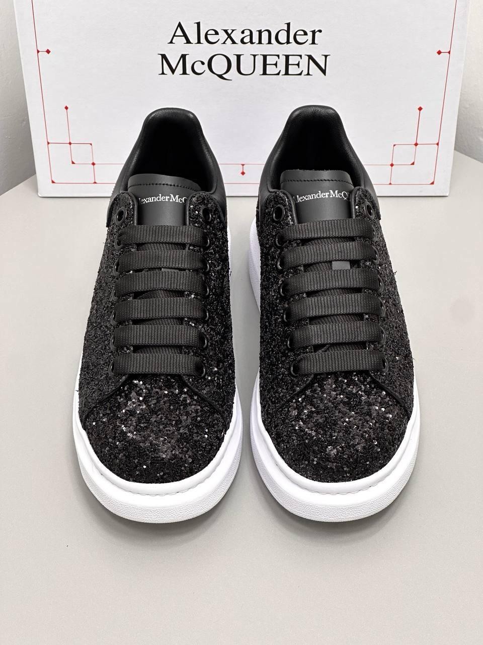 Alexander McQueen Siyah Beyaz Simli Logolu Kadın Sneaker