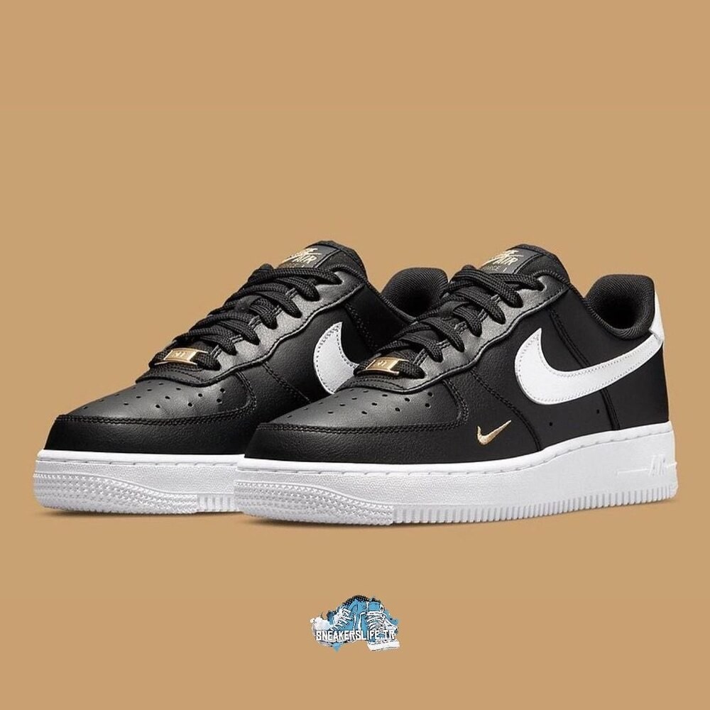 NİKE AİR FORCE 1 BLACK ESSENTİAL