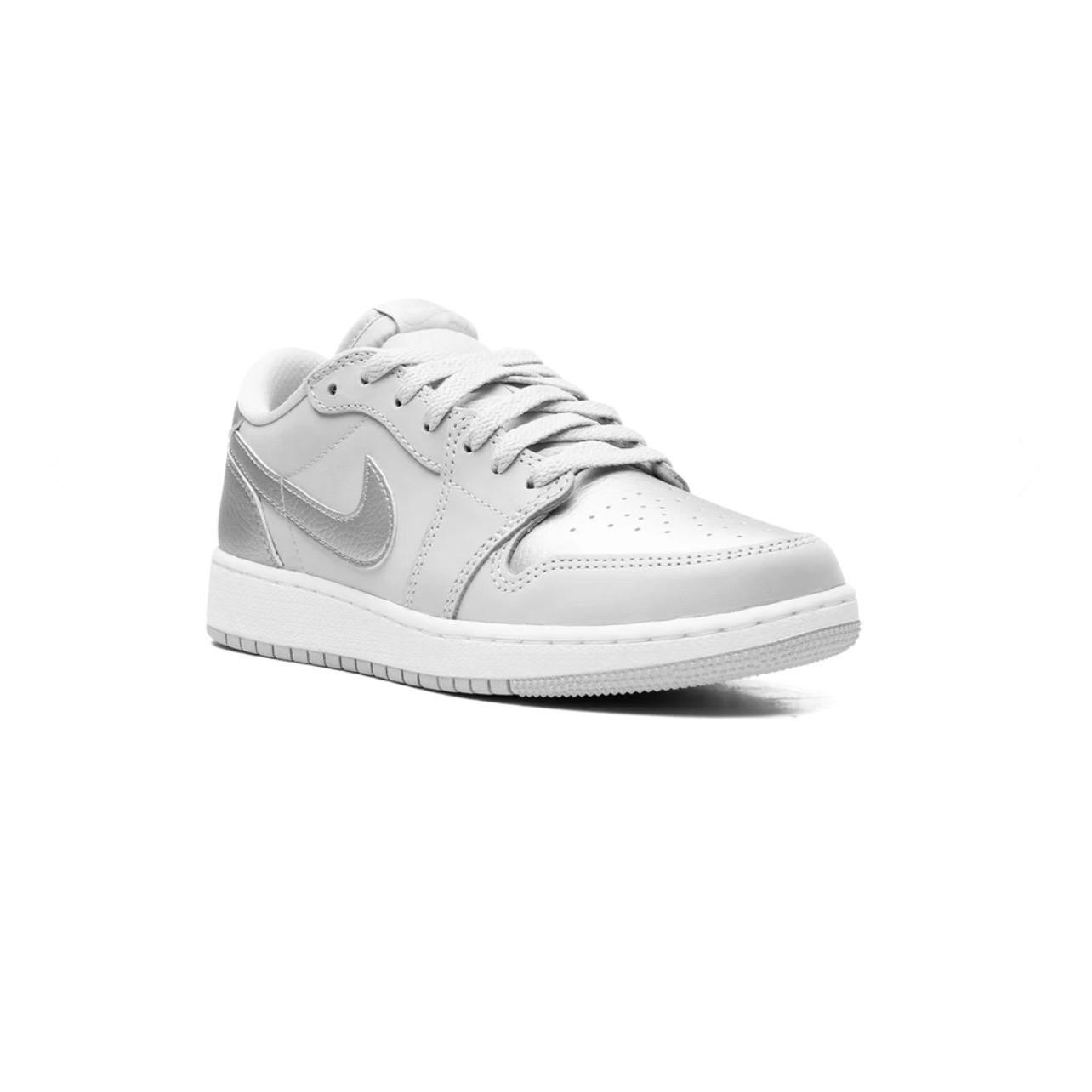 JORDAN 1 LOW OG  "METALLIC SILVER"