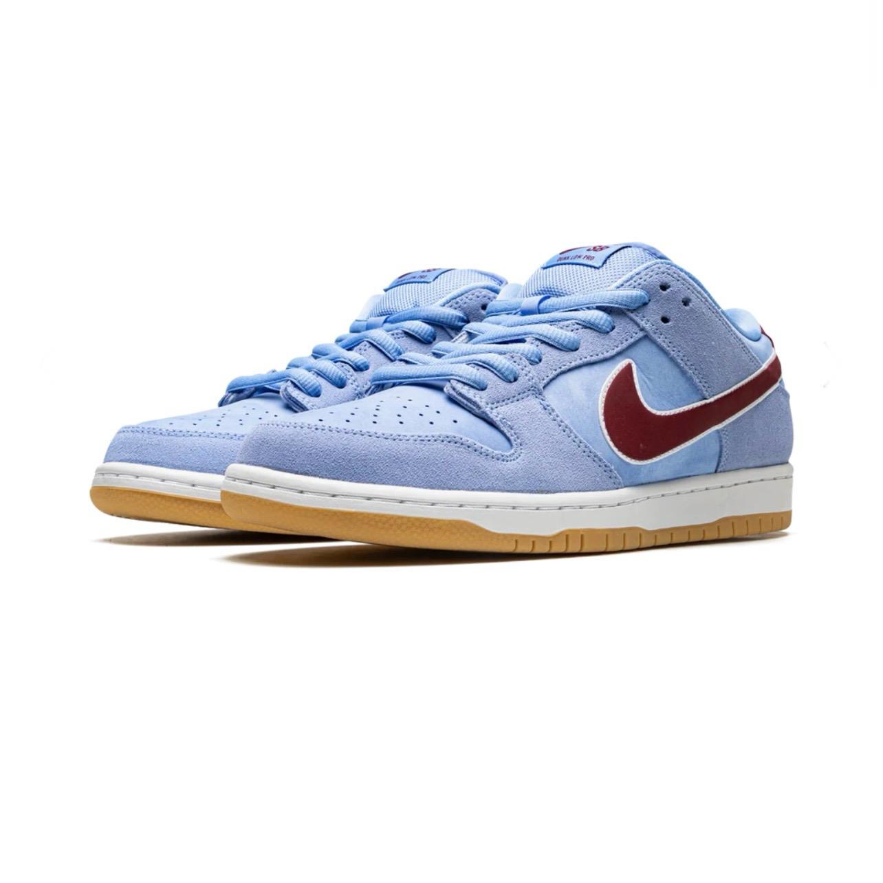 SB DUNK LOW "PHILLIES"