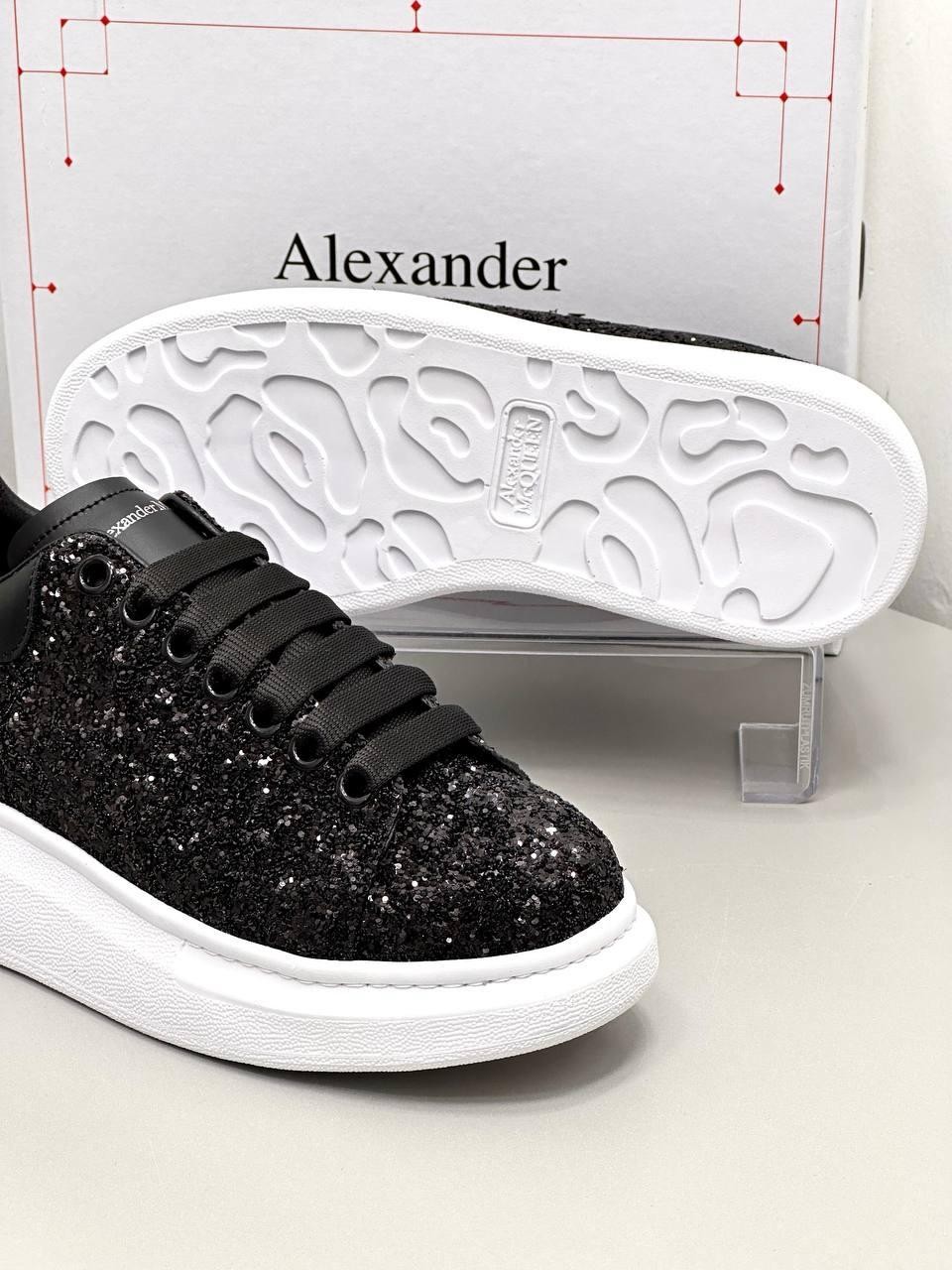 Alexander McQueen Siyah Beyaz Simli Logolu Kadın Sneaker