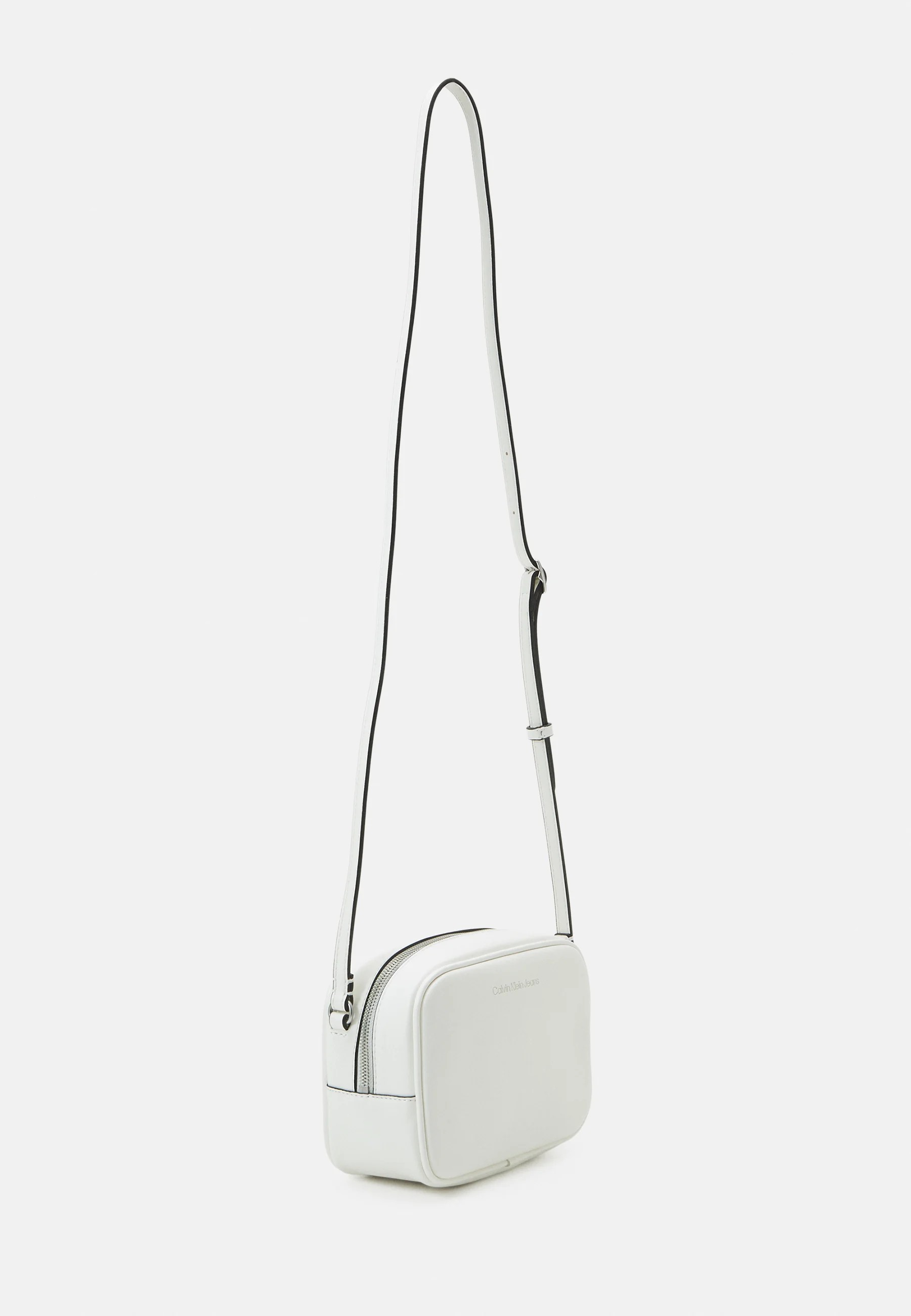 Calvin Klein Sculpted Camera Mono-