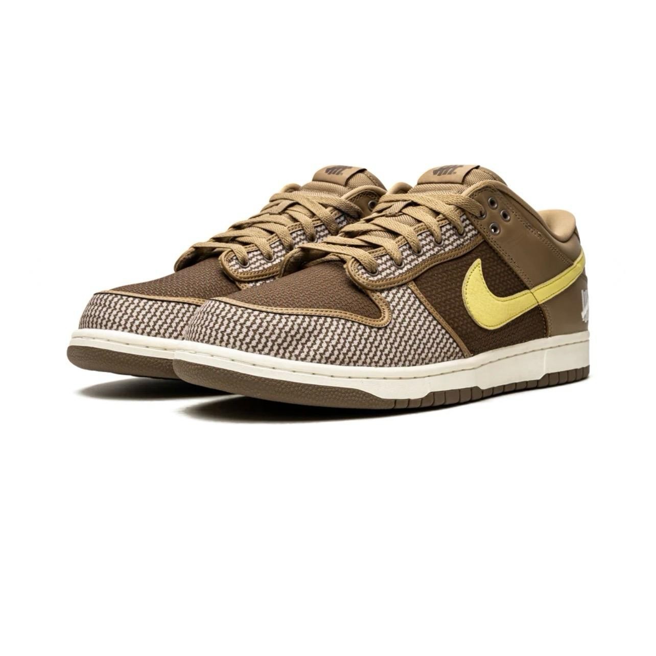 DUNK LOW SP "UNDEFEATED - CANTEEN"