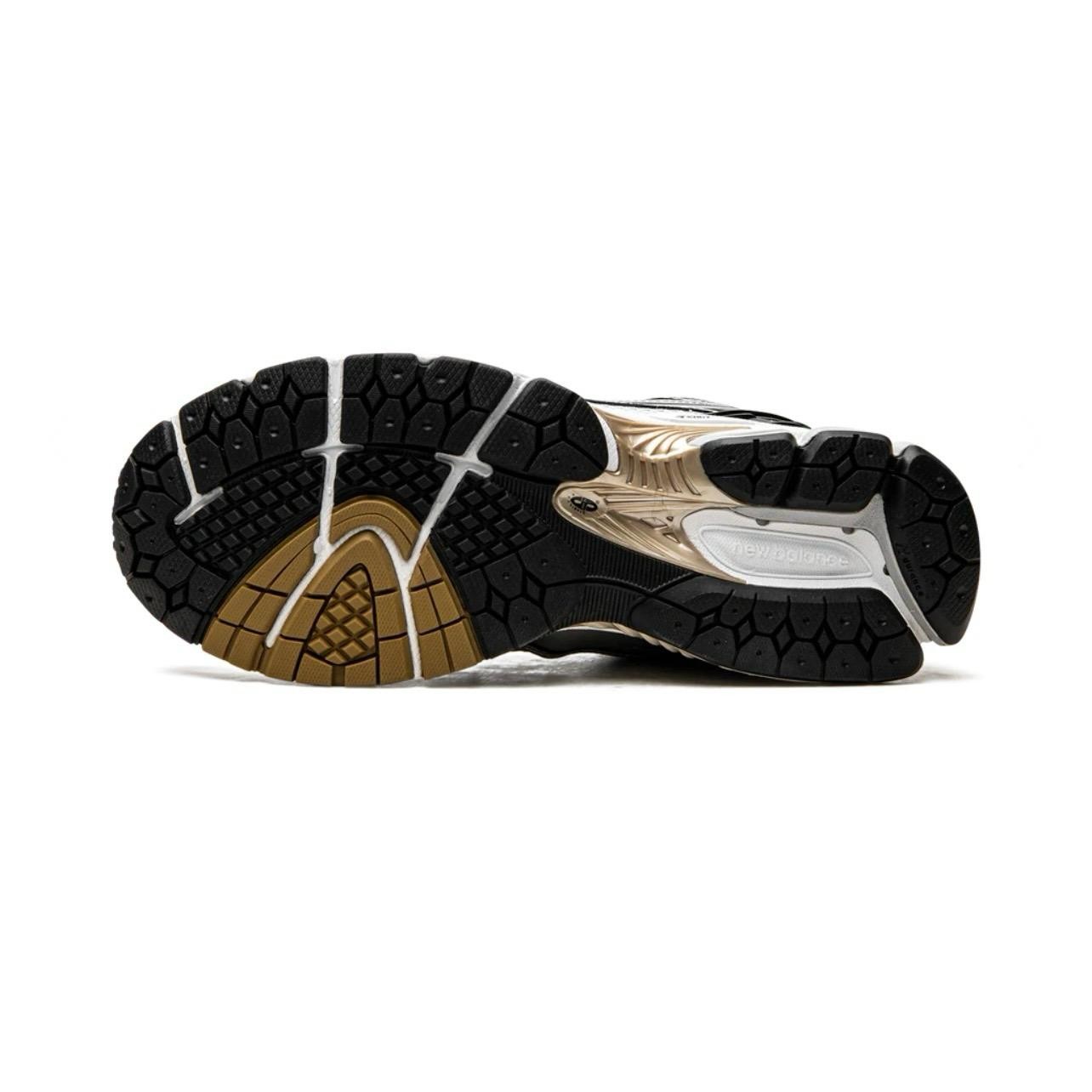 1906R "WHITE / GOLD"