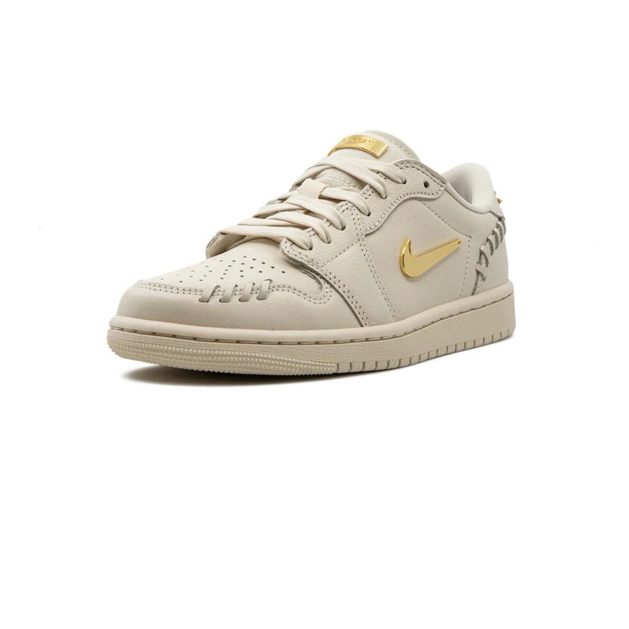 AIR JORDAN 1 LOW WMNS "METHOD OF MAKE - LEGEND LIGHT BROWN"