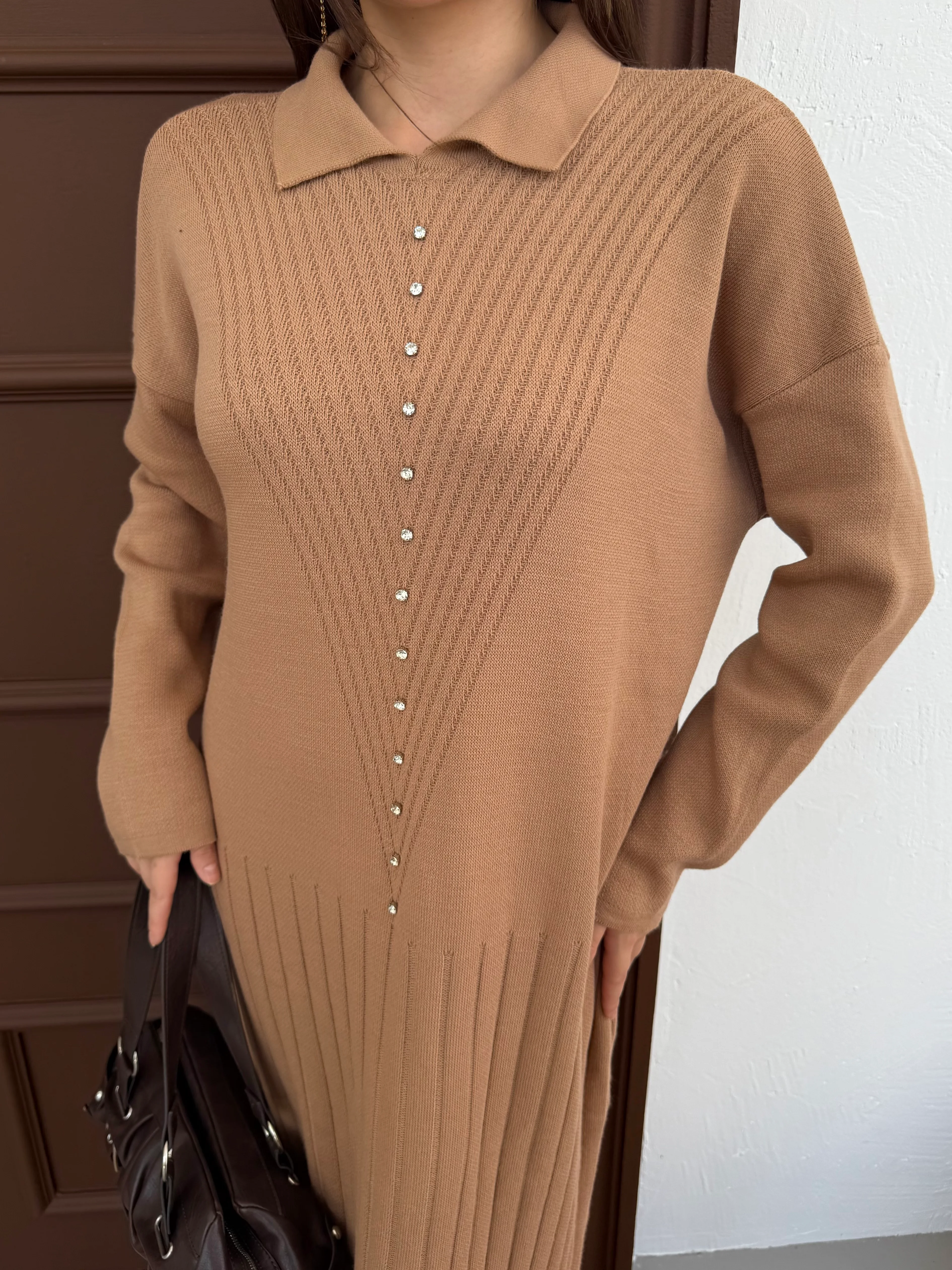 Taşlı Yakalı Elbise