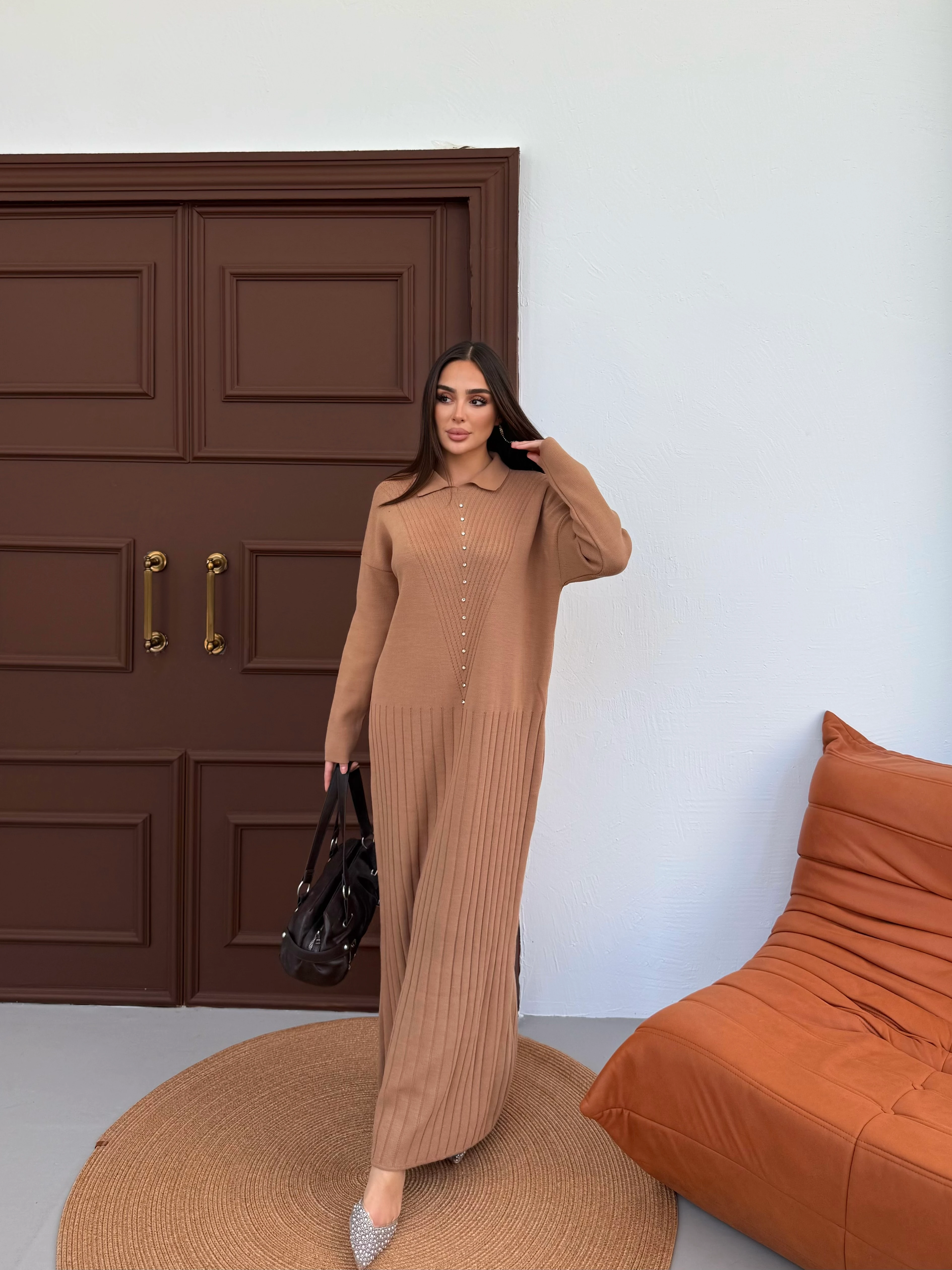 Taşlı Yakalı Elbise