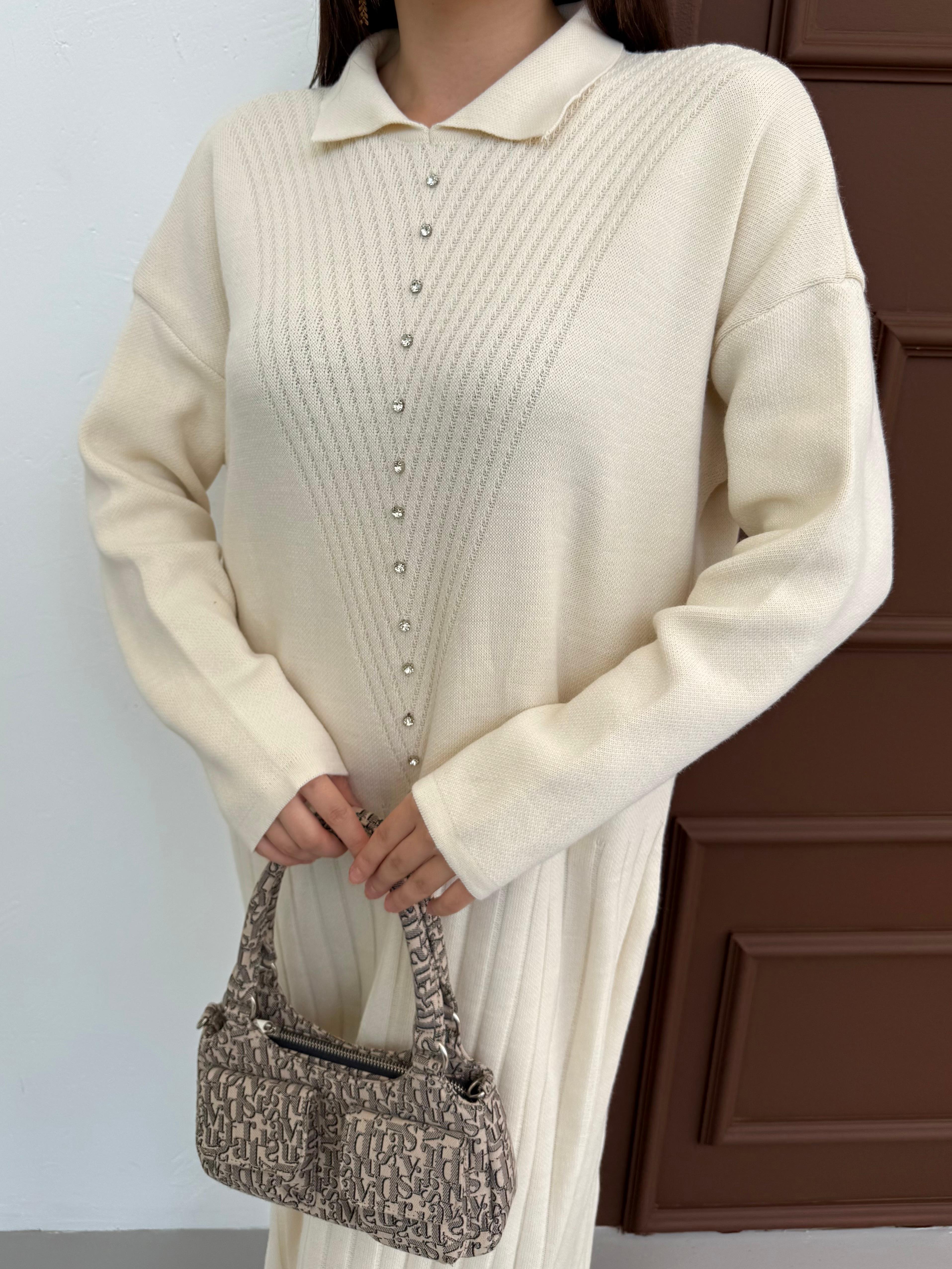Taşlı Yakalı Elbise