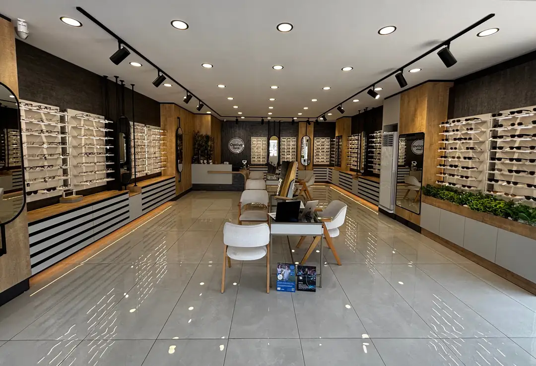 Optiva Optik mağaza iç görünümü