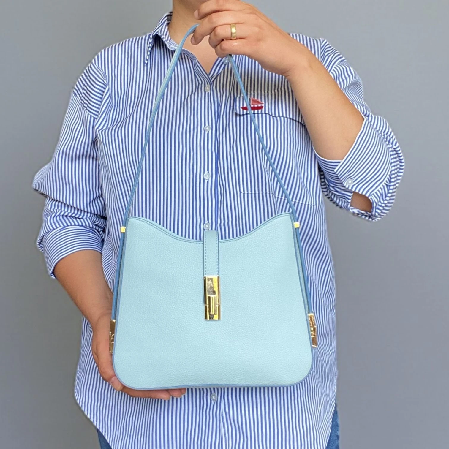 AYARLANABİLİR ASKILI OMUZ ÇANTASI