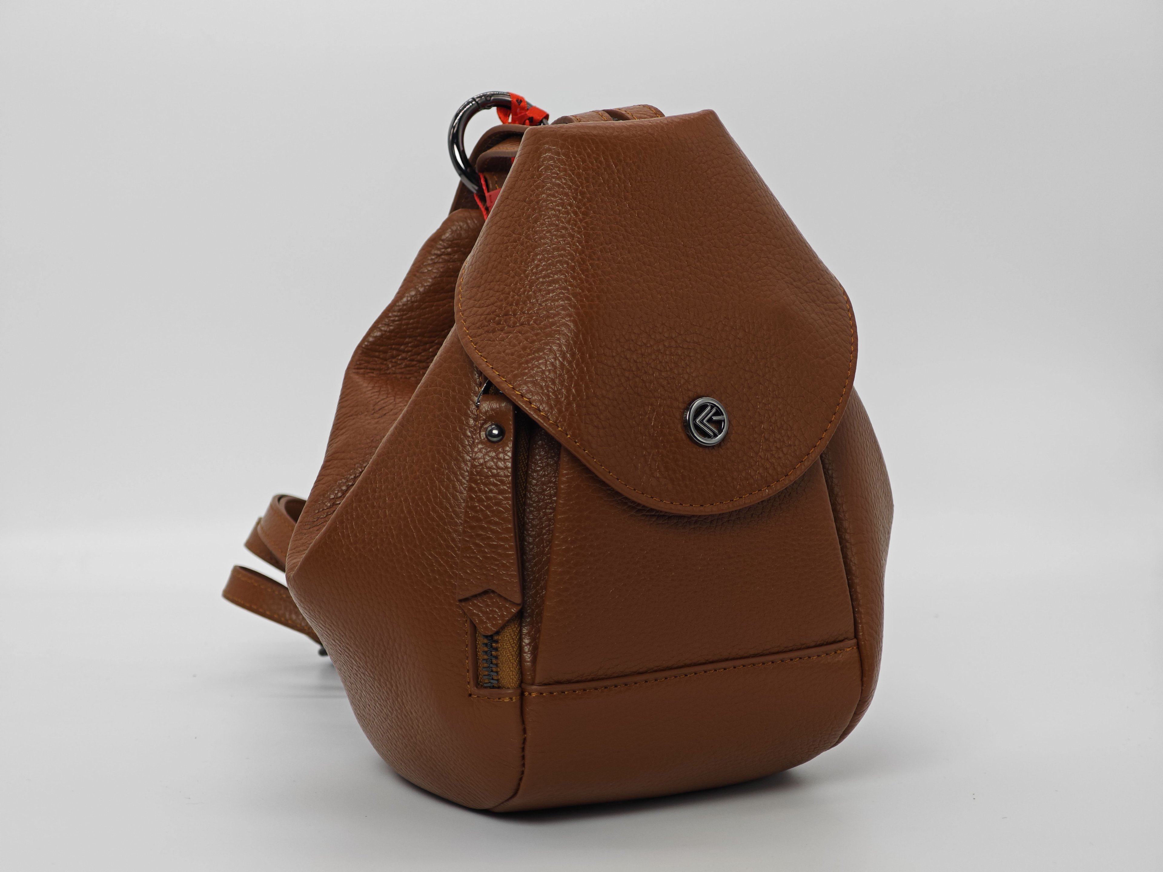 Mochila y bolso de cuero genuino en uno - Bolso de cuero con correa para el hombro 40439