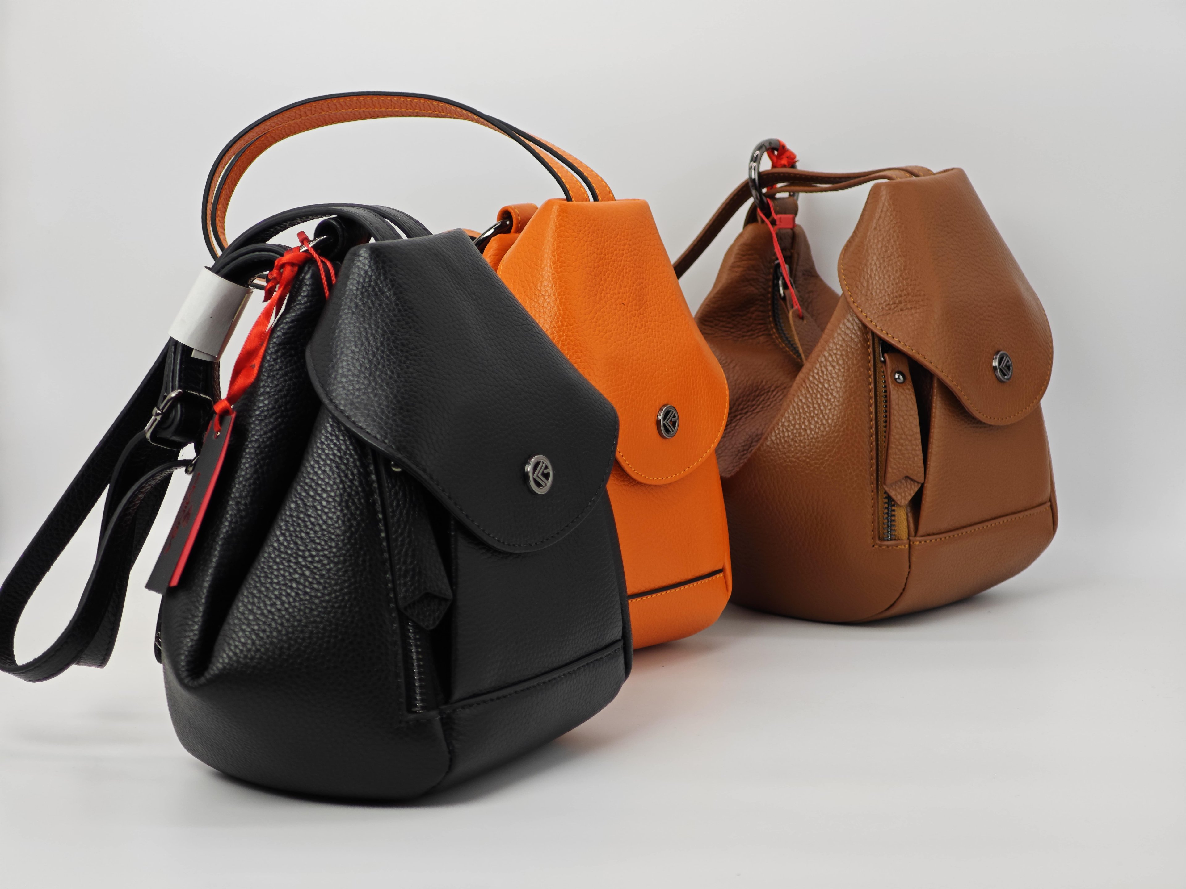 Mochila y bolso de cuero genuino en uno - Bolso de cuero con correa para el hombro 40439