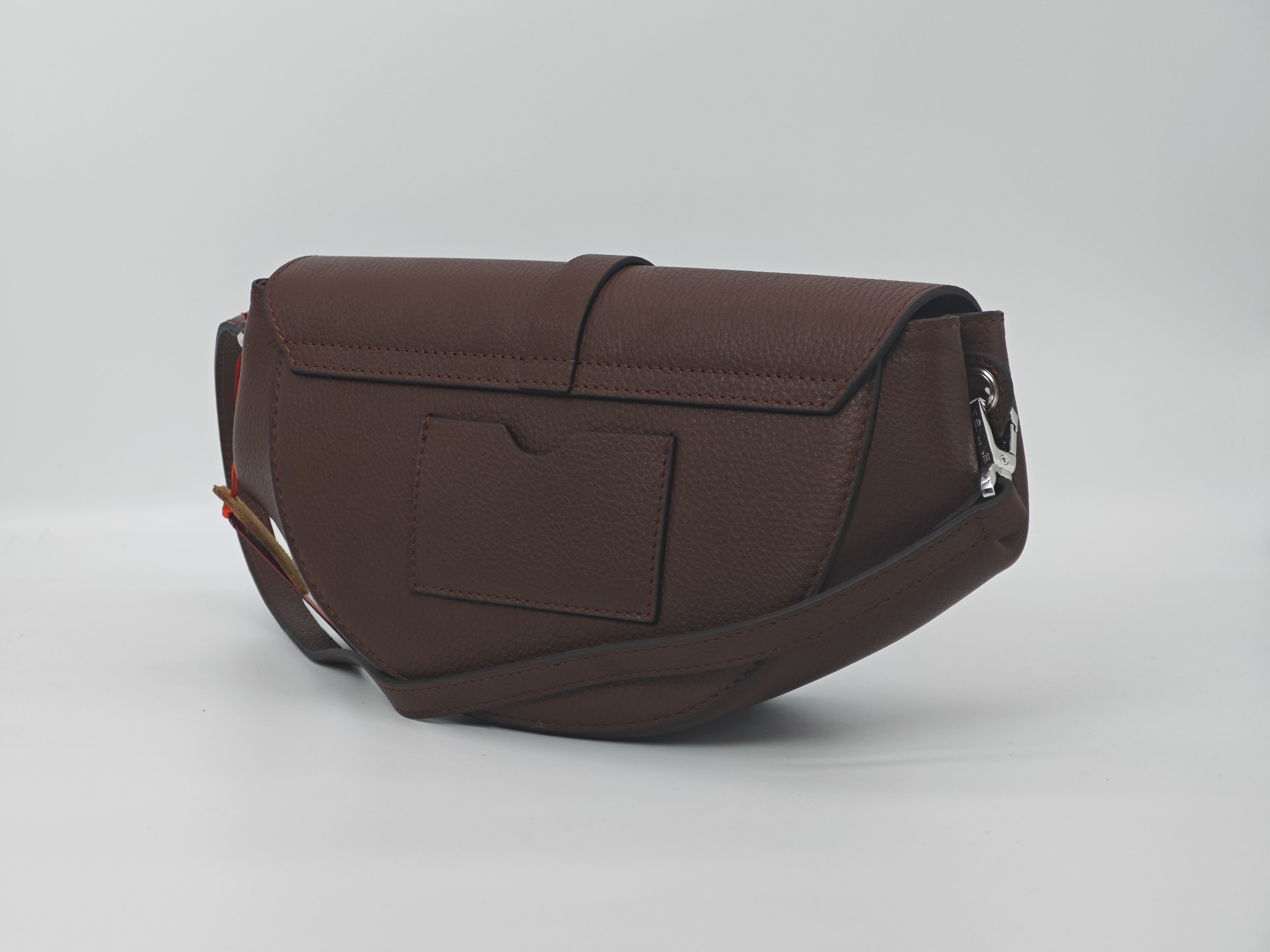Bolso de cuero marrón, con correa para el hombro y múltiples compartimentos - 40436 Cuero genuino