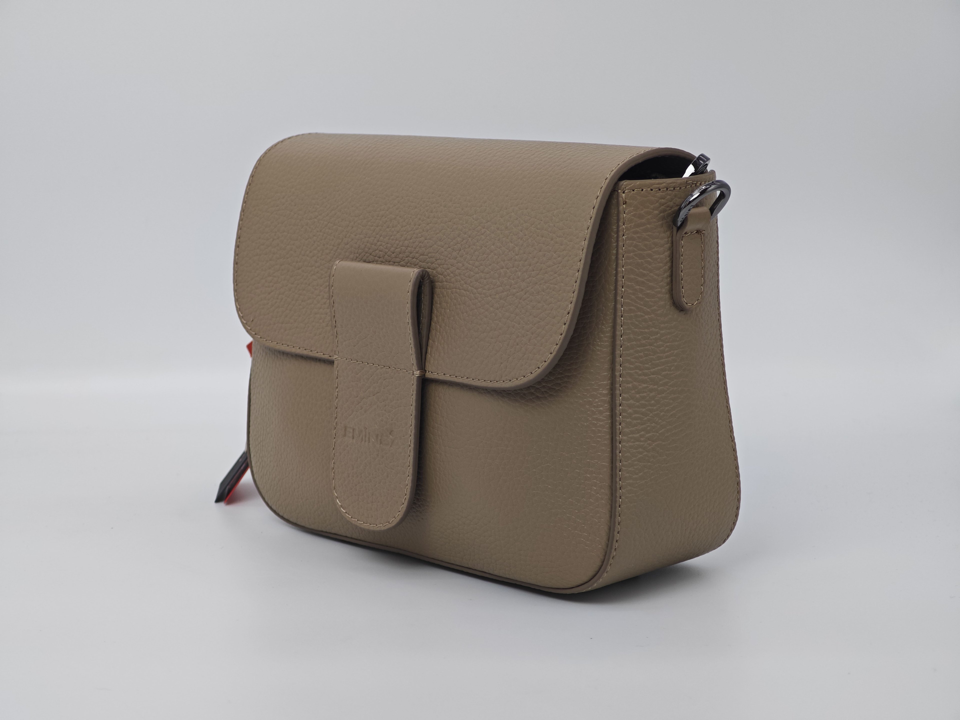 Bolso Deportivo de Cuero Color Visón - Cuero Auténtico, con Correa para el Hombro - 40260