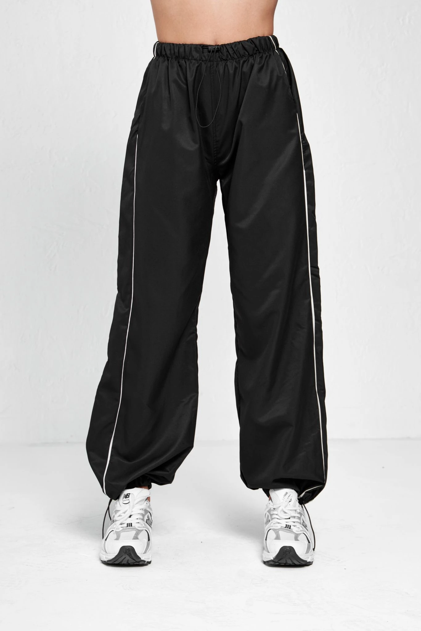 Single Line Detail Siyah Baggy Eşofman Altı