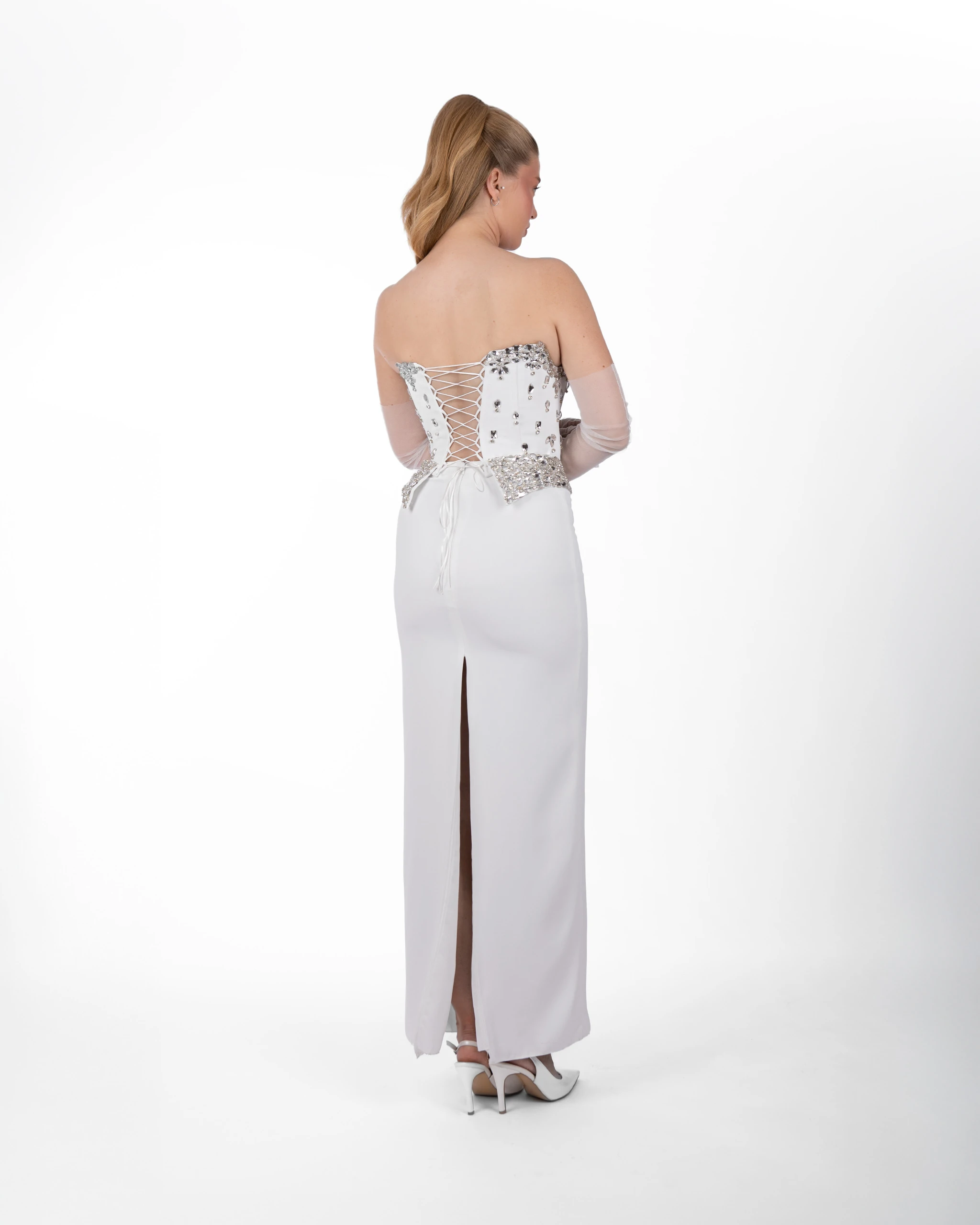 Kaus Beyaz - Taş Detaylı Korse Formlu Modern Tasarım