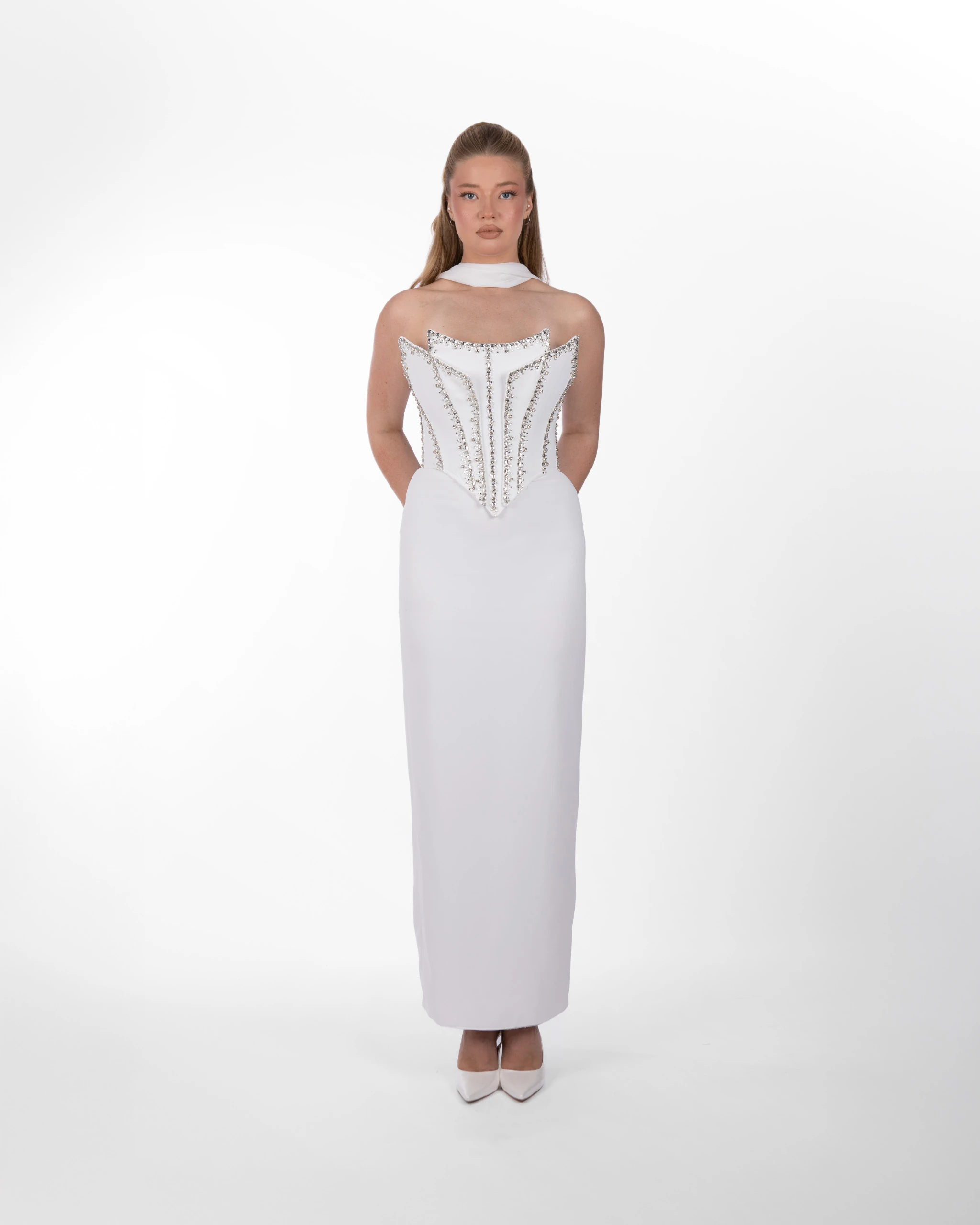 Avi – Taş Detaylı Korse Formlu, Zarif Beyaz Tasarım